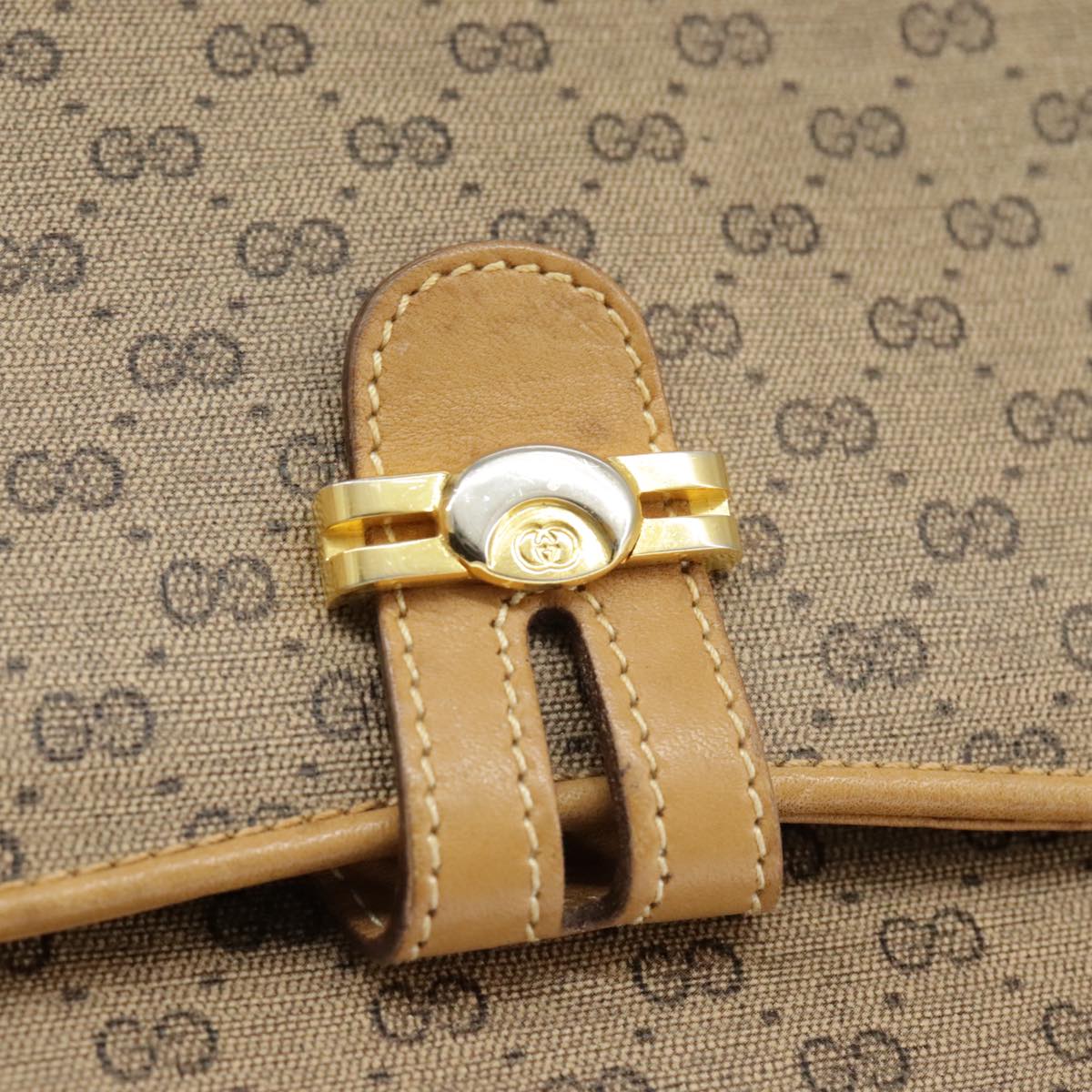 Gucci Micro Small Gg Canvas Beige Canvas Shoulder Bag (Pre-Owned)