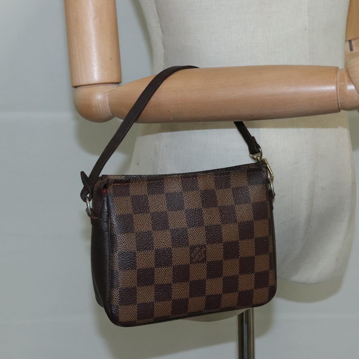 Louis Vuitton Trousse Makeup Brown Canvas Clutch Bag (Pre-Owned)