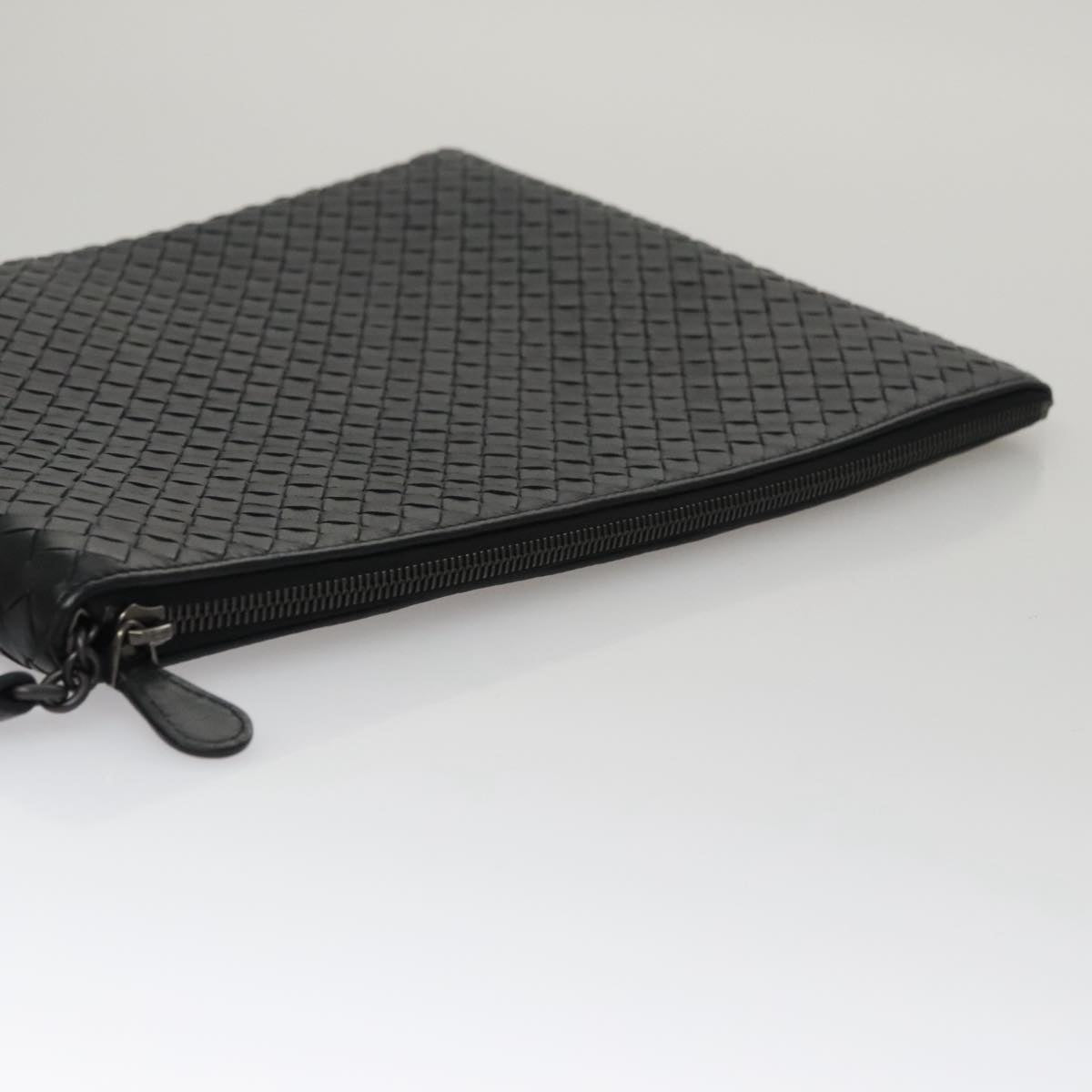 Bottega Veneta Veneta Black Leather Clutch Bag (Pre-Owned)
