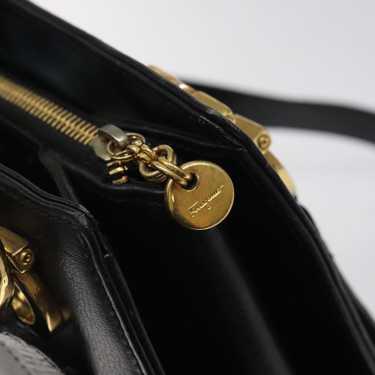 Salvatore Ferragamo Gancini Black Leather Shoulder Bag (Pre-Owned)