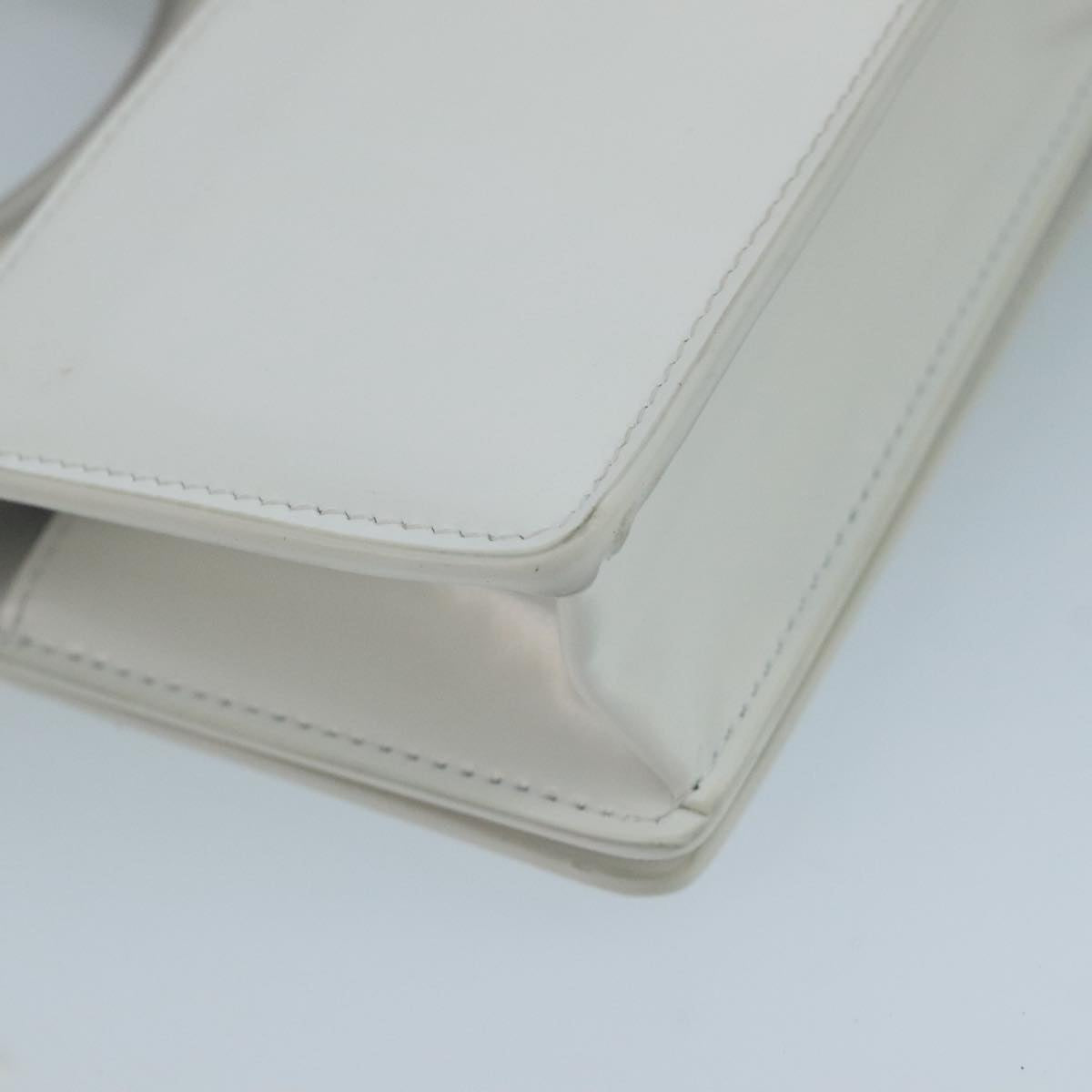 Salvatore Ferragamo White Leather Clutch Bag (Pre-Owned)