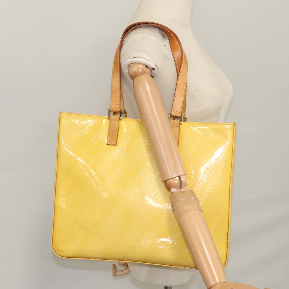 Louis Vuitton Columbus Yellow Patent Leather Tote Bag (Pre-Owned)