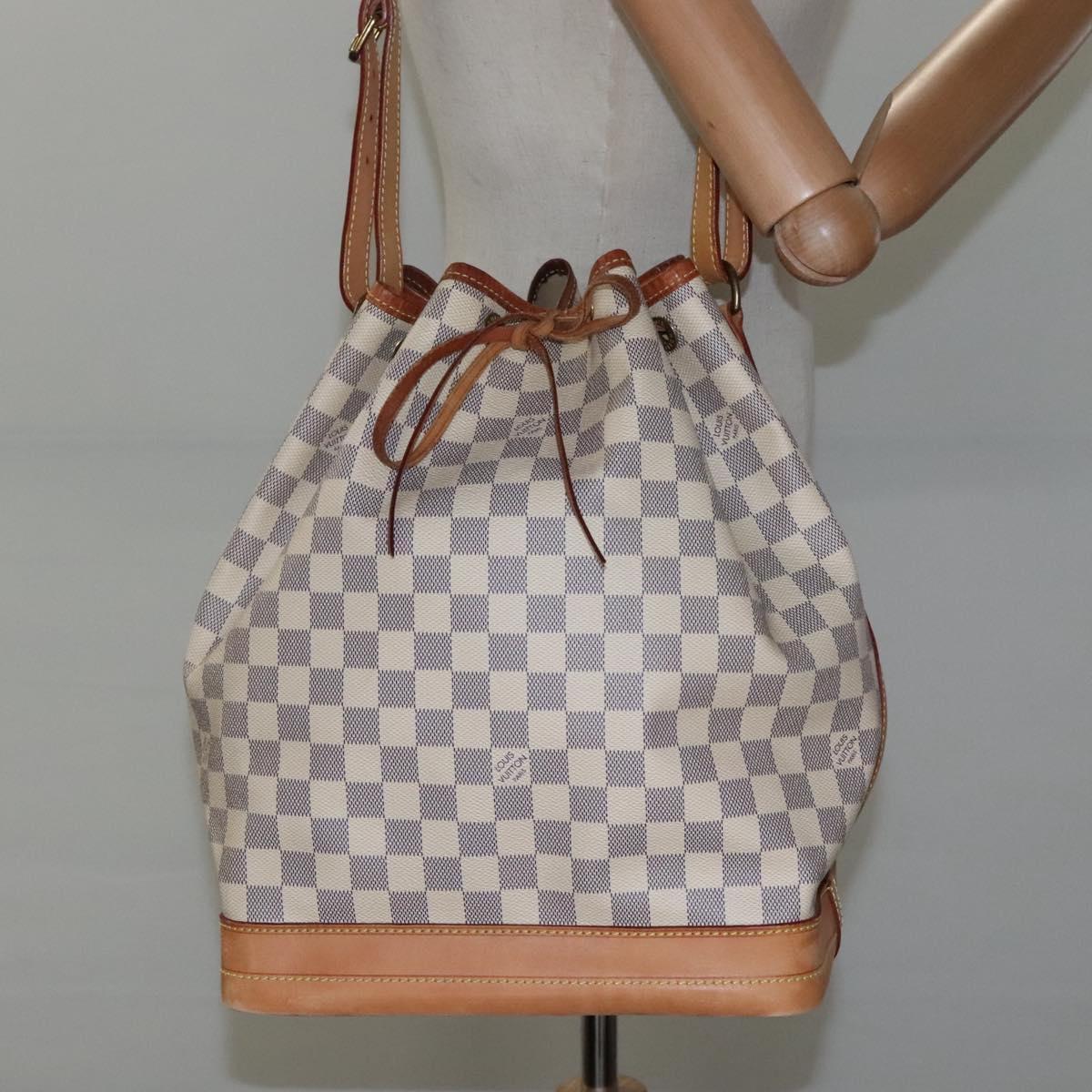 Louis Vuitton Noé White Canvas Shoulder Bag (Pre-Owned)