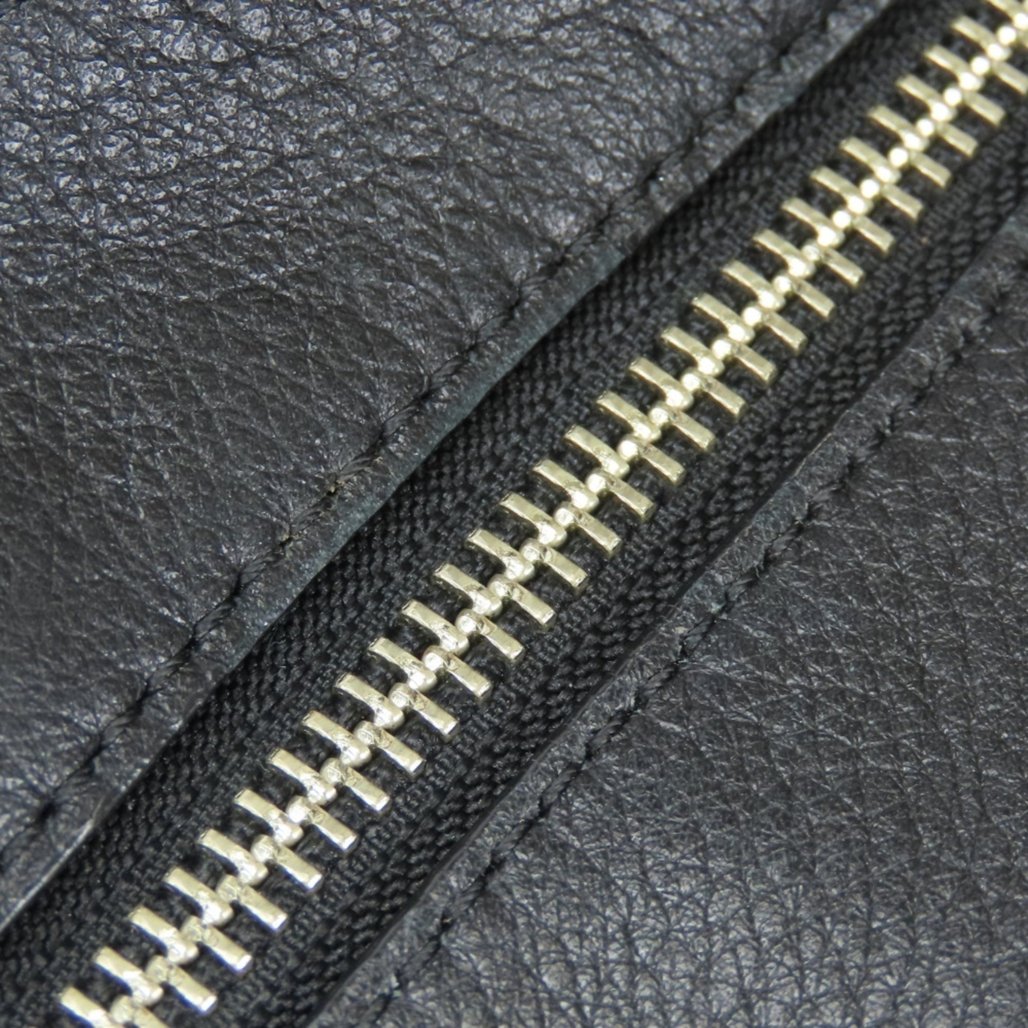 Coach Black Leather Handbag (Pre-Owned)