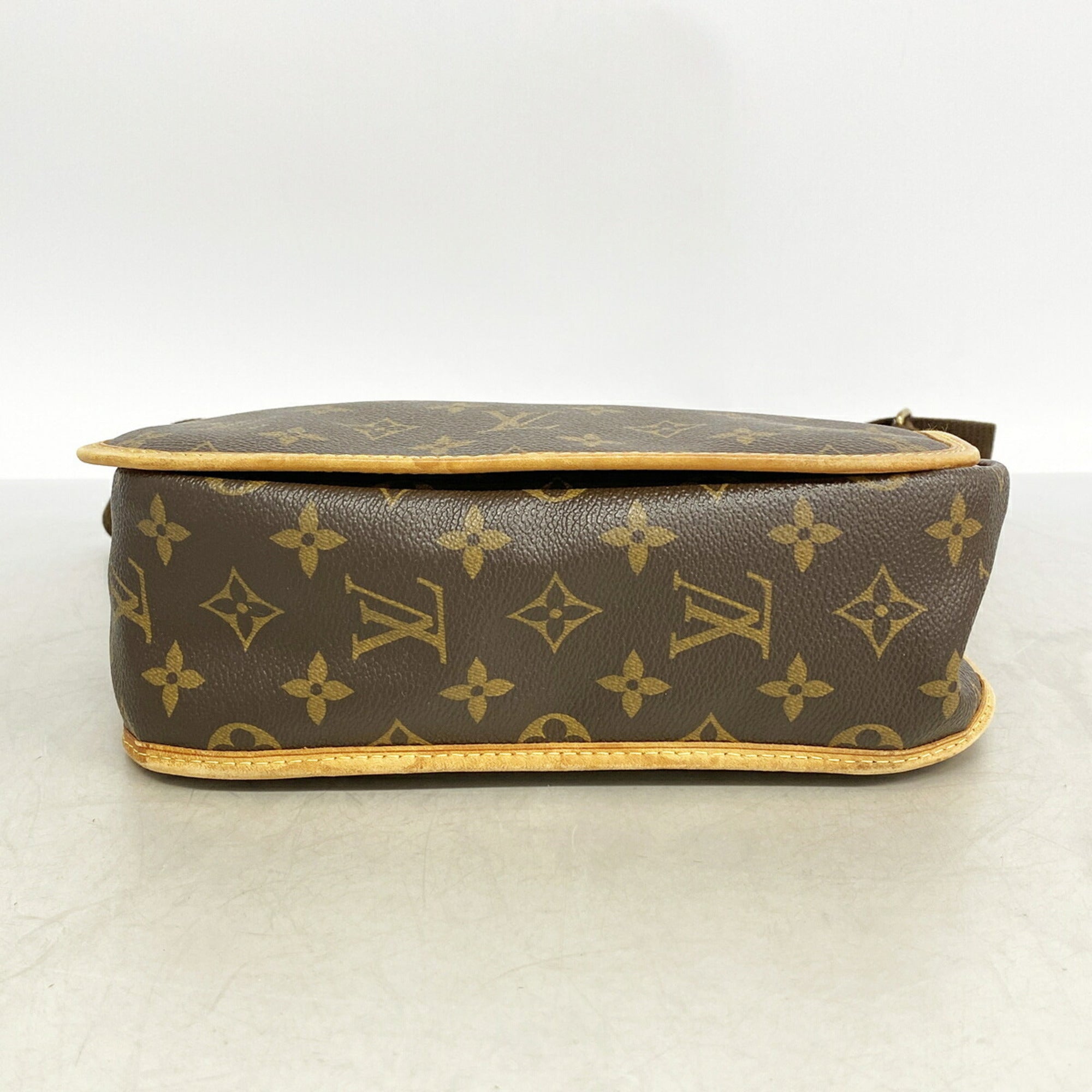 Louis Vuitton Brown Shoulder Bag (Pre-Owned)