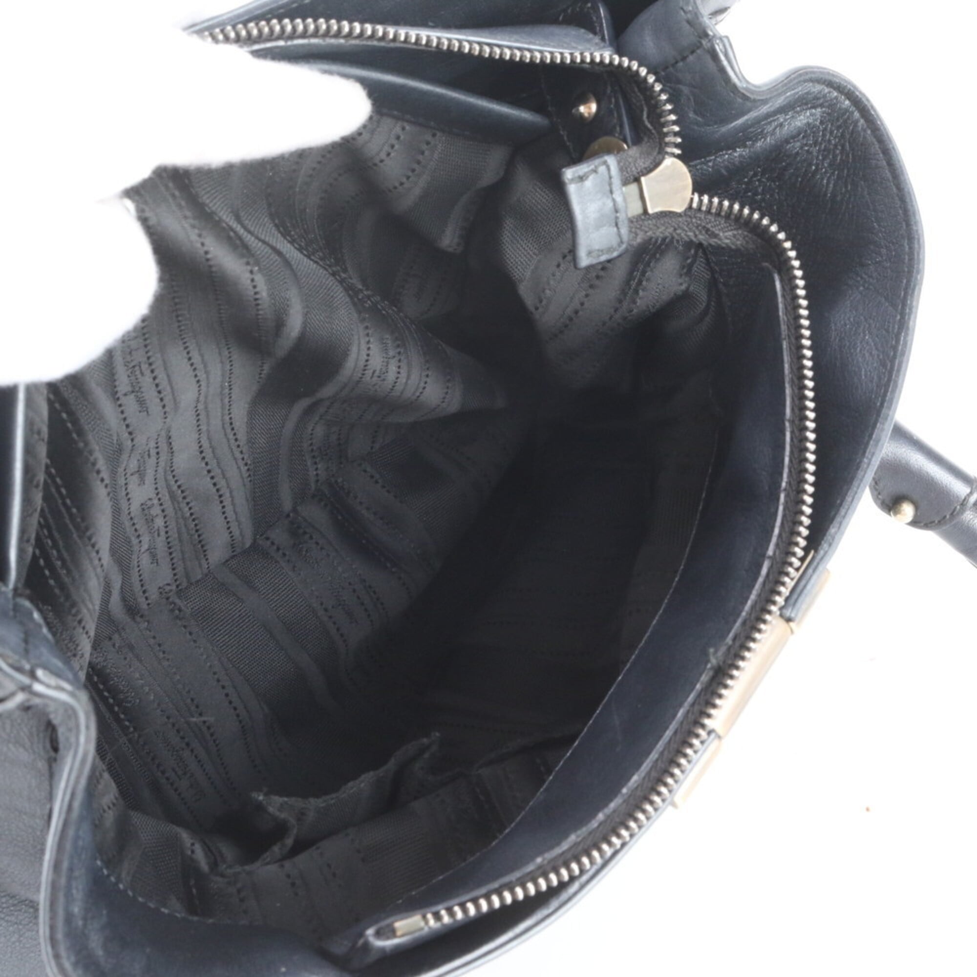 Salvatore Ferragamo Gancini Black Leather Handbag Tote Bag (Pre-Owned)