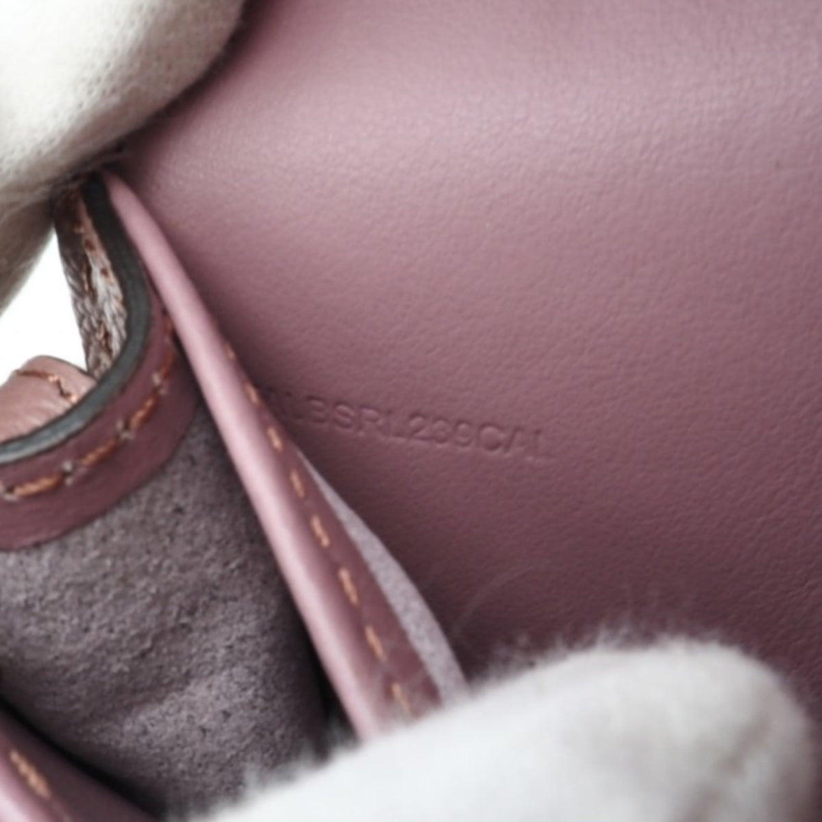 Burberry Pink Leather Shoulder Bag (Pre-Owned)