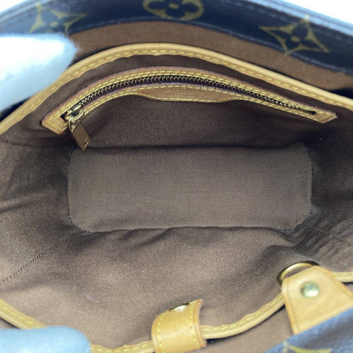 Louis Vuitton Brown Monogram Canvas Handbag (Pre-Owned)