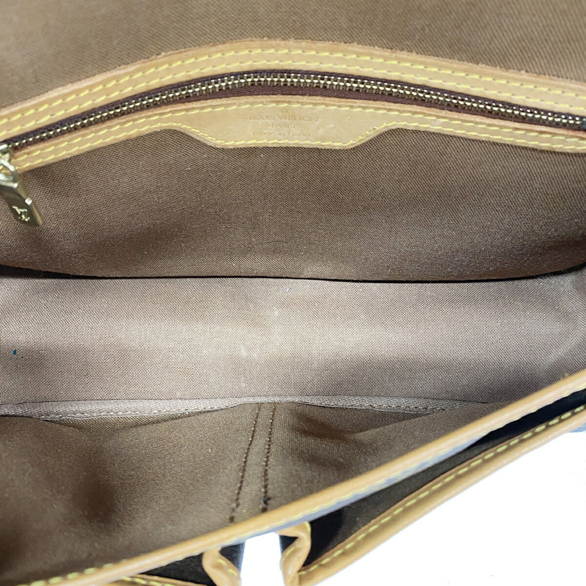 Louis Vuitton Brown Shoulder Bag (Pre-Owned)