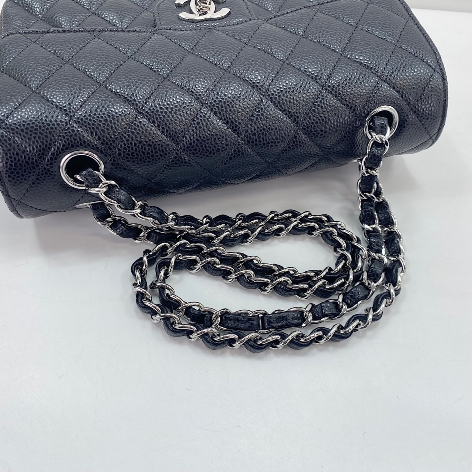 Chanel Matelasse Black Shoulder Bag (Pre-Owned)