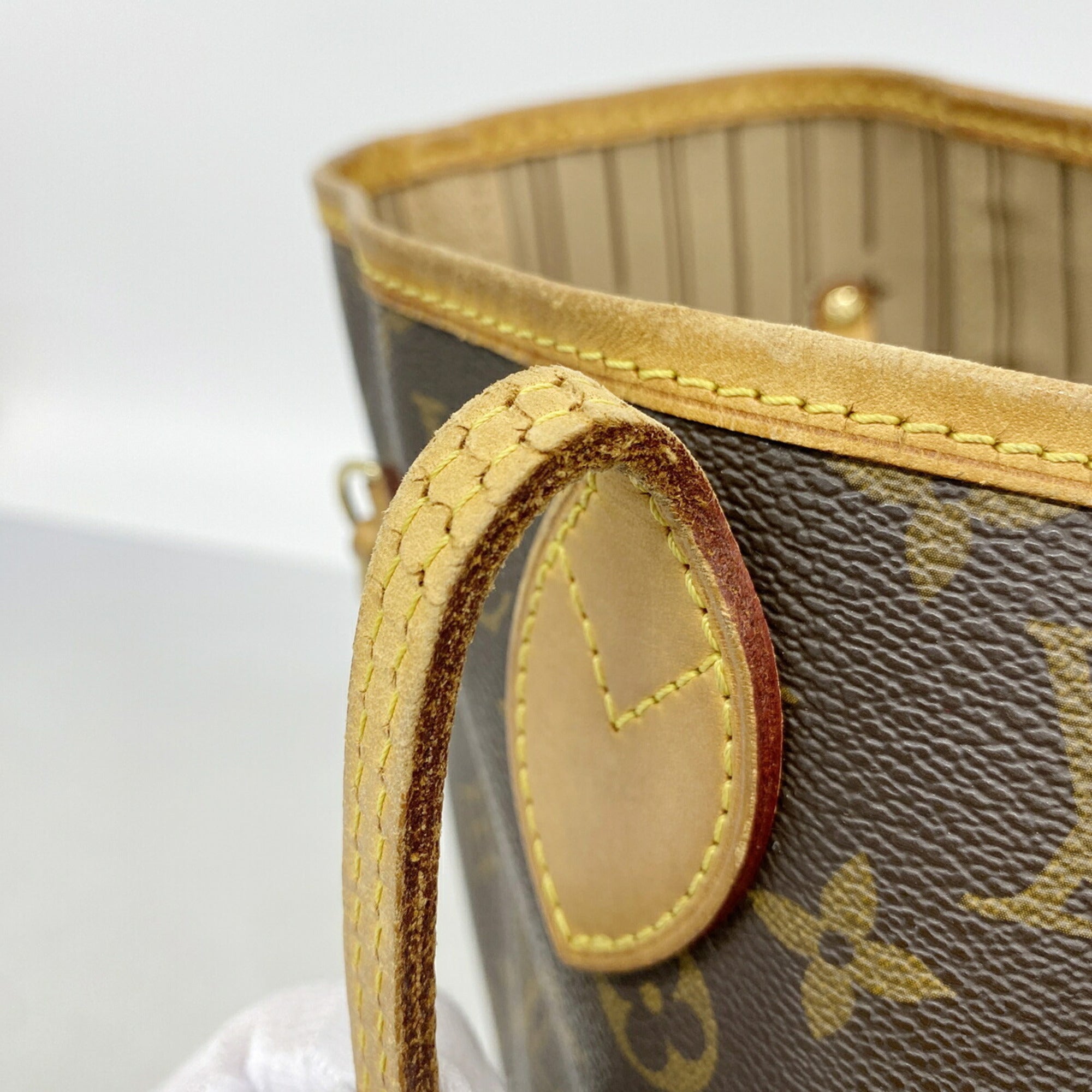 Louis Vuitton Brown Tote Bag (Pre-Owned)