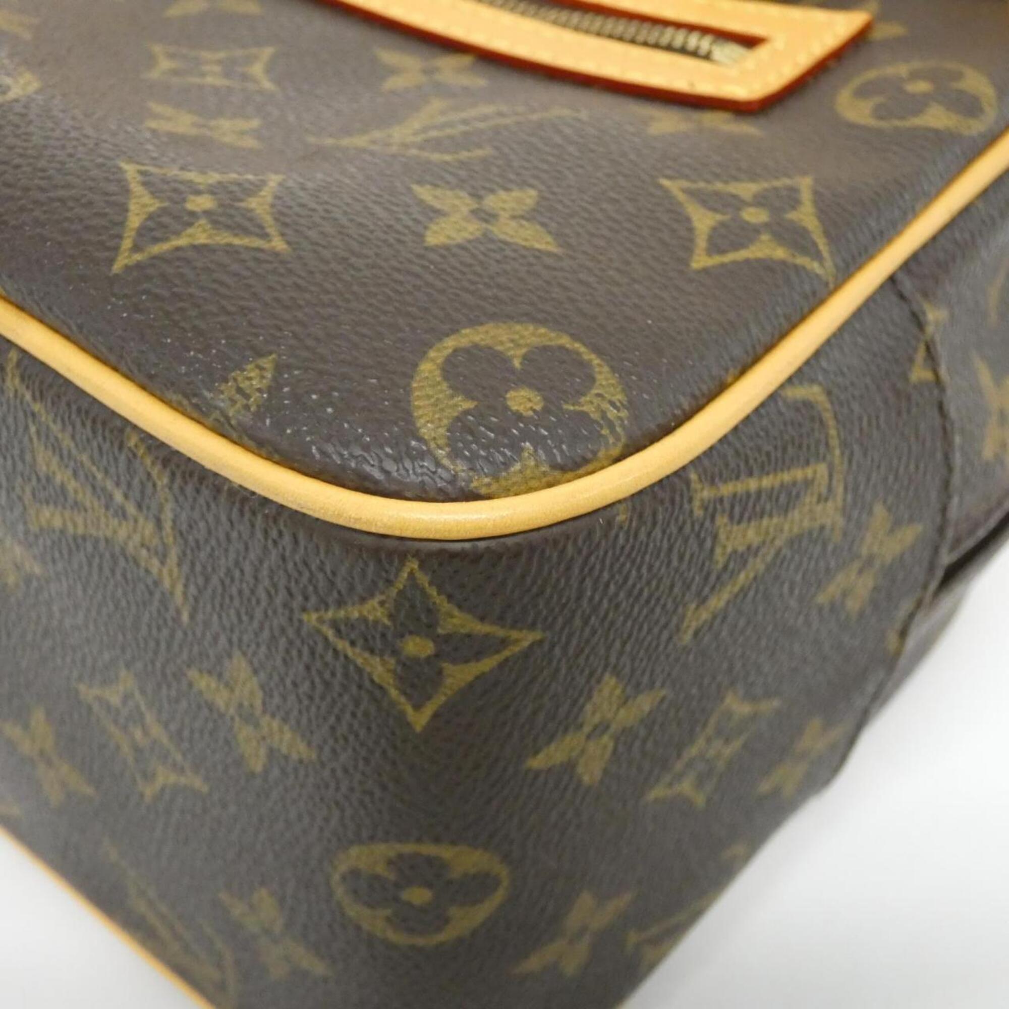 Louis Vuitton Marron Coated Canvas Shoulder Bag (Pre-Owned)