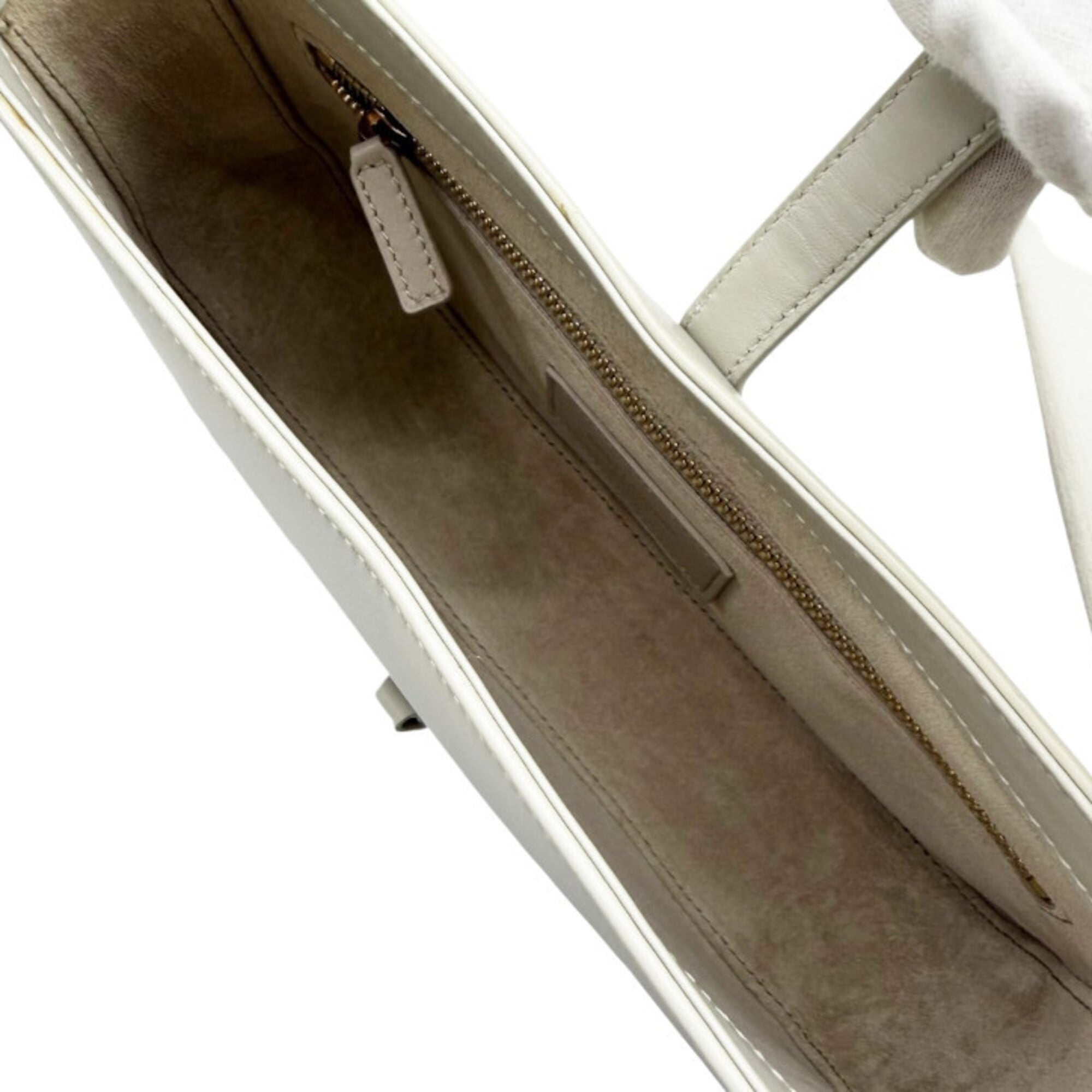 Saint Laurent Ivory Leather Handbag (Pre-Owned)