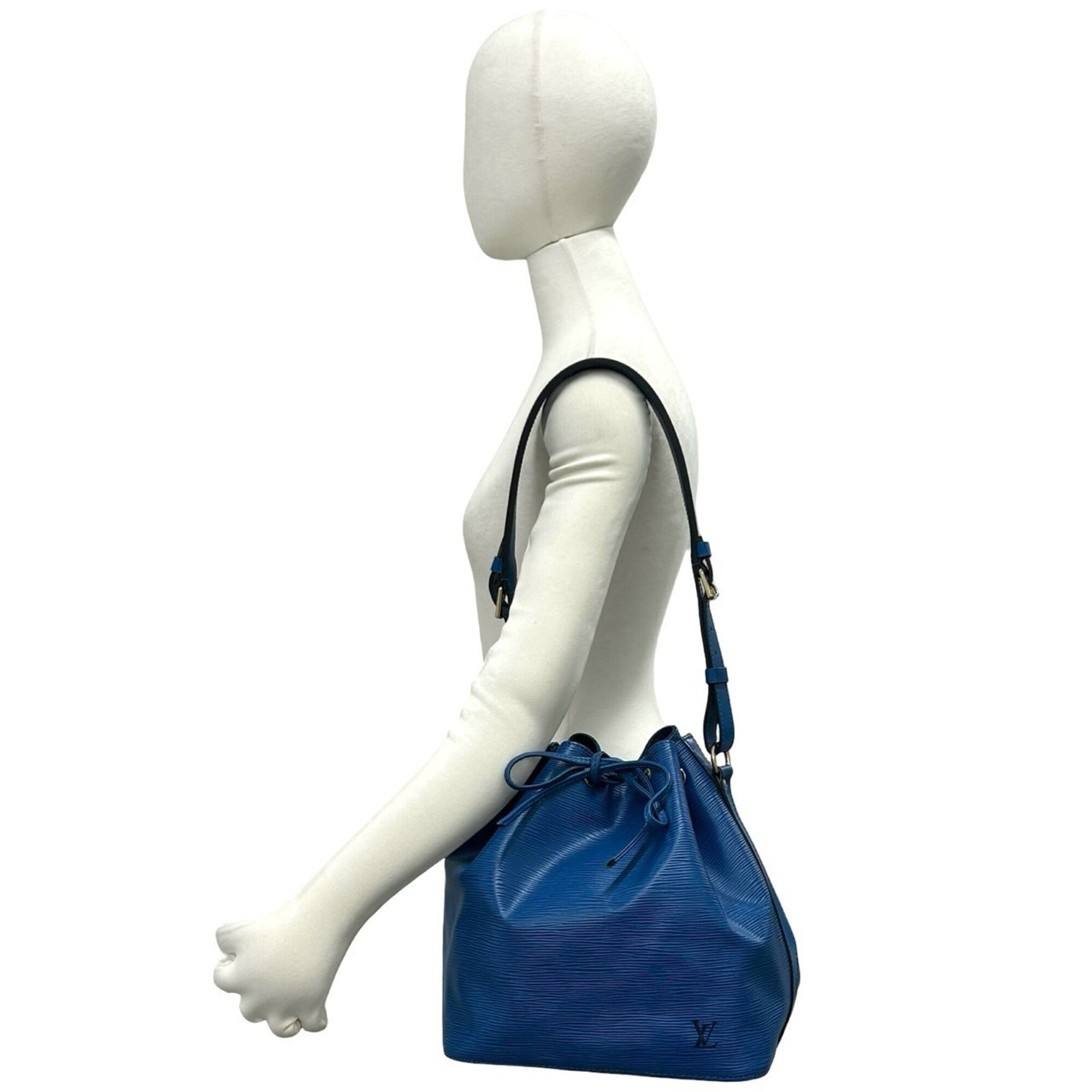 Louis Vuitton Blue Leather Shoulder Bag (Pre-Owned)
