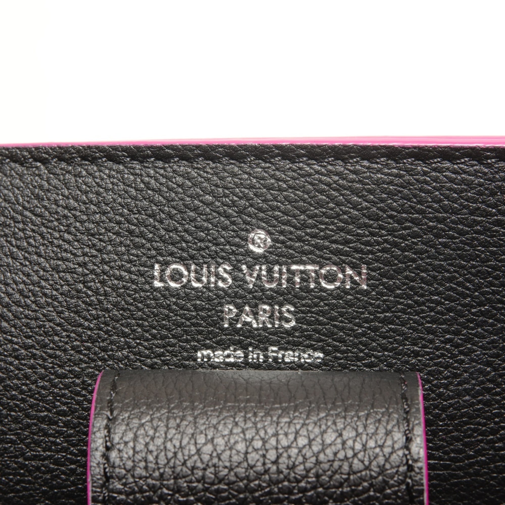 Louis Vuitton Black Shoulder Bag (Pre-Owned)