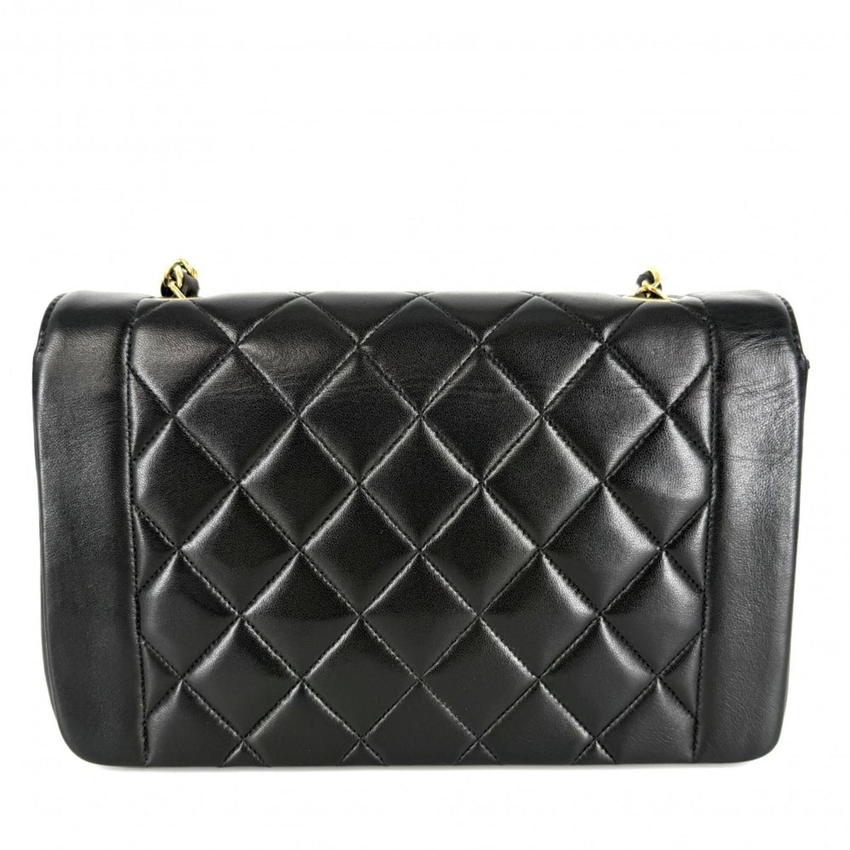 Chanel Matelasse Black Leather Shoulder Bag (Pre-Owned)