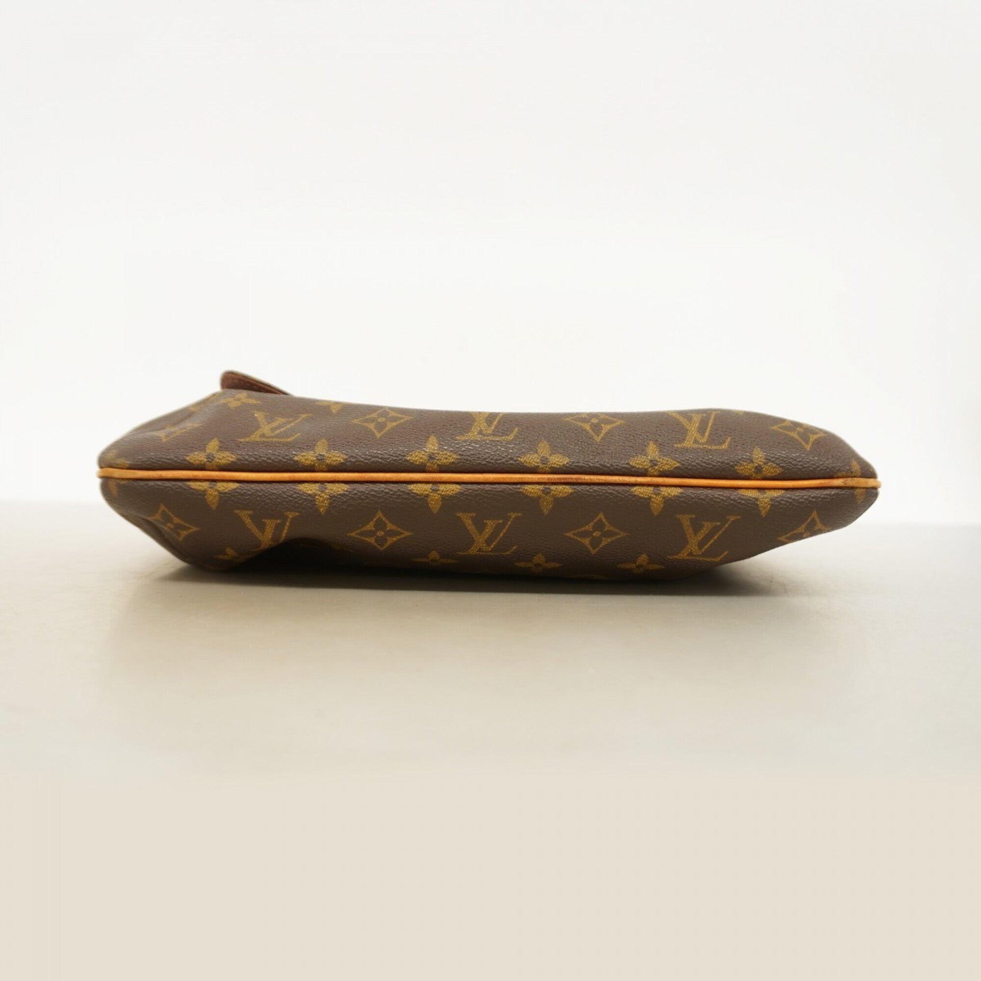 Louis Vuitton Brown Shoulder Bag (Pre-Owned)
