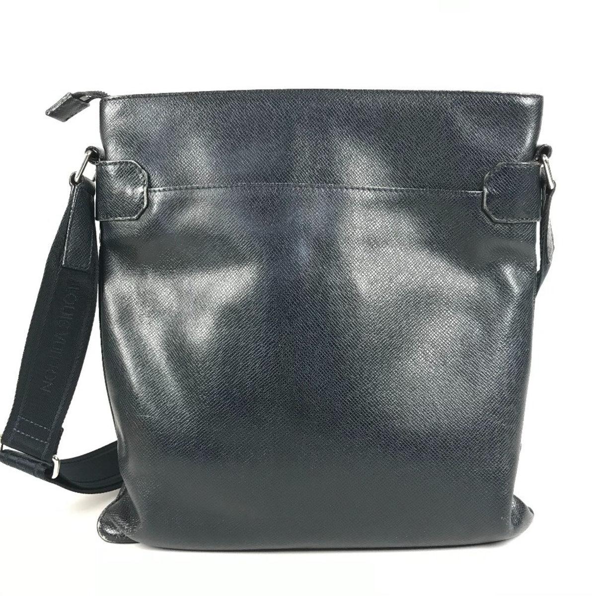 Louis Vuitton Boreal Navy Taiga Leather Leather Pochette Shoulder Bag (Pre-Owned)