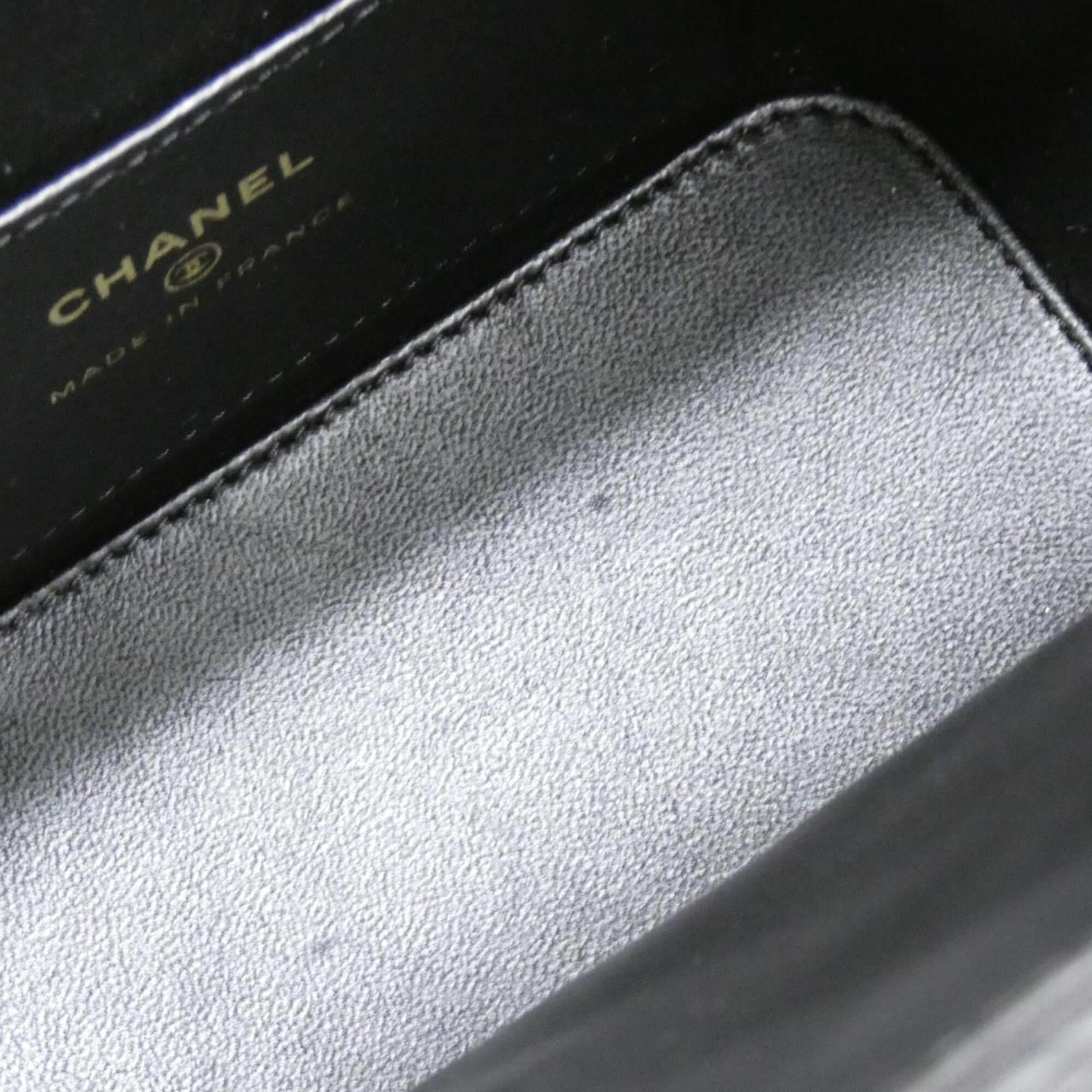 Chanel Black Leather Handbag (Pre-Owned)
