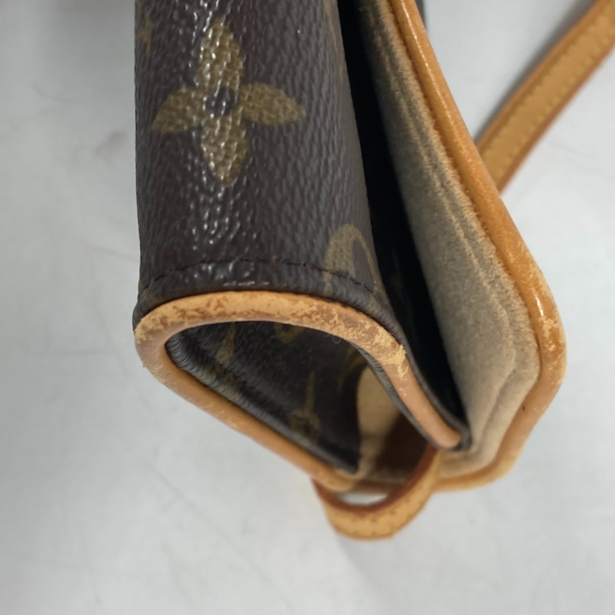 Louis Vuitton Brown Monogram Canvas Clutch Bag Pochette Shoulder Bag (Pre-Owned)