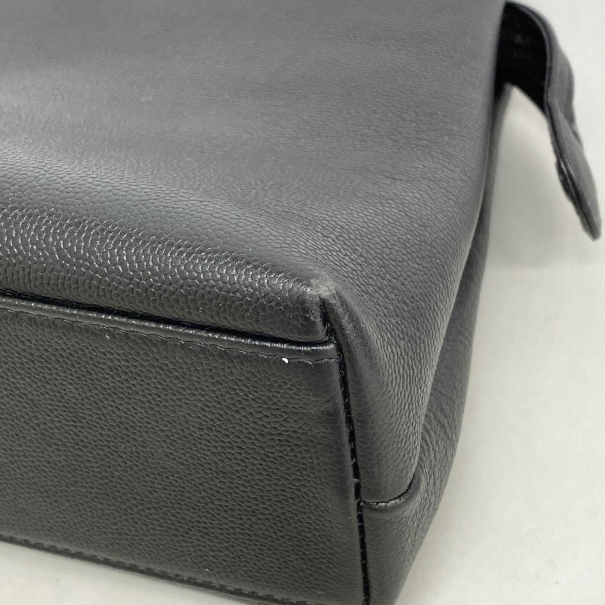 Chanel Black Grained Calfskin Handbag (Pre-Owned)
