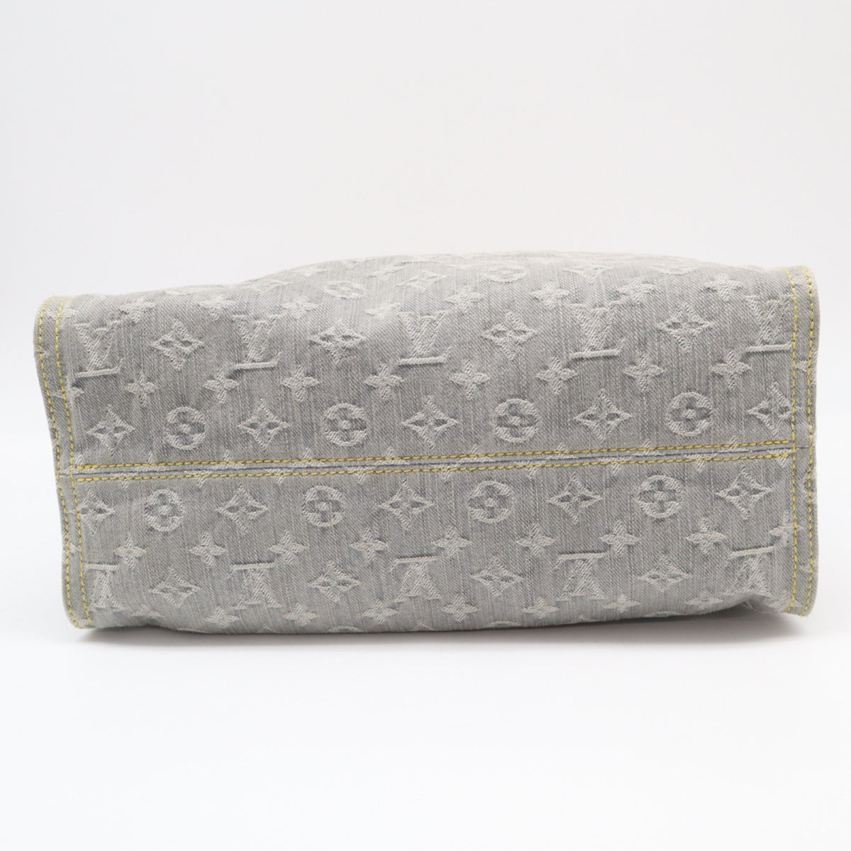 Louis Vuitton Beige Blue Cotton Handbag (Pre-Owned)