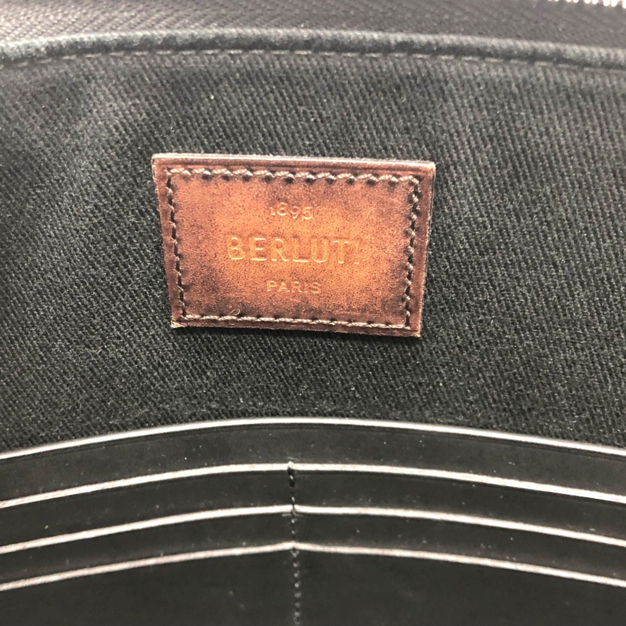 Berluti Black Leather Clutch Bag (Pre-Owned)