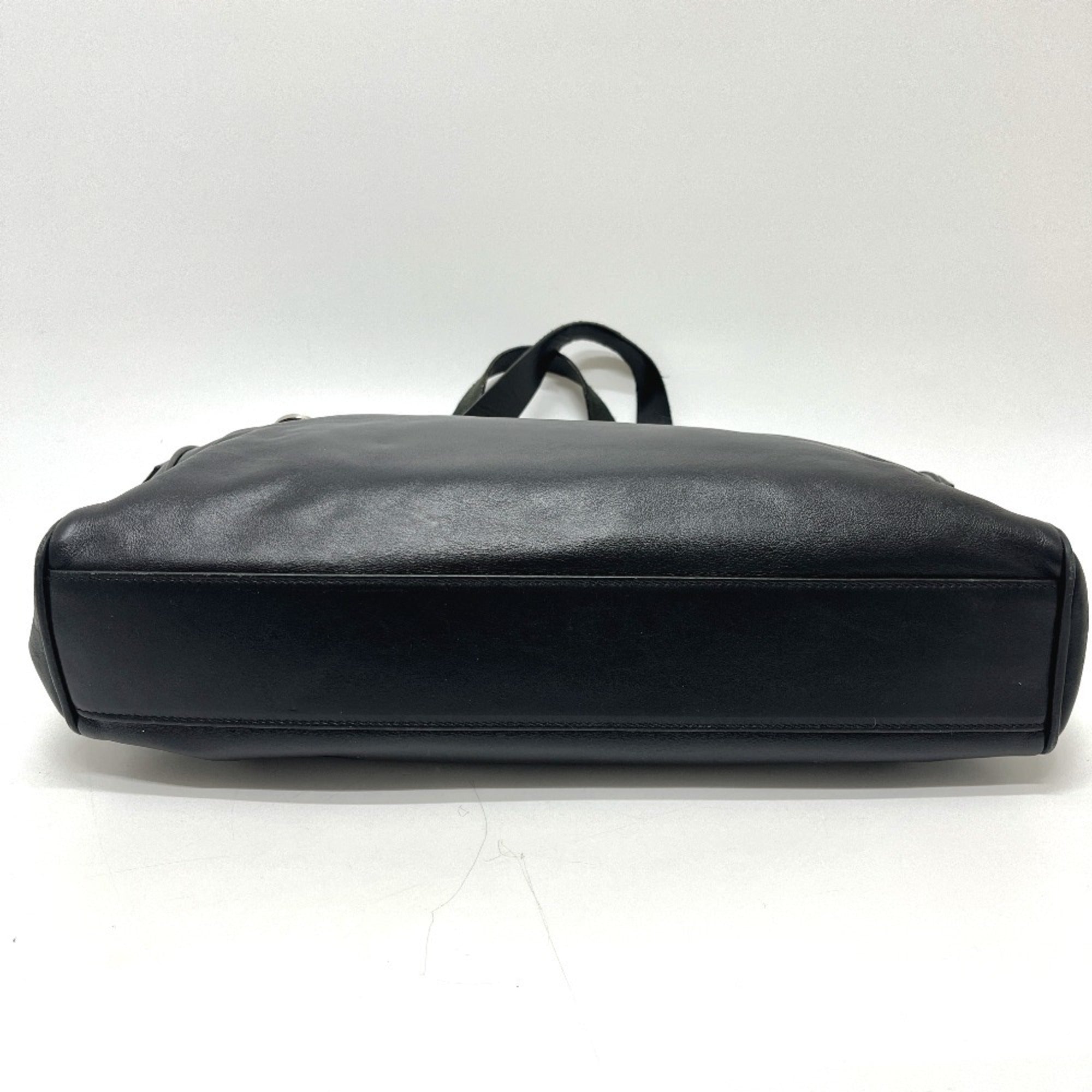 Salvatore Ferragamo Black Leather Handbag (Pre-Owned)