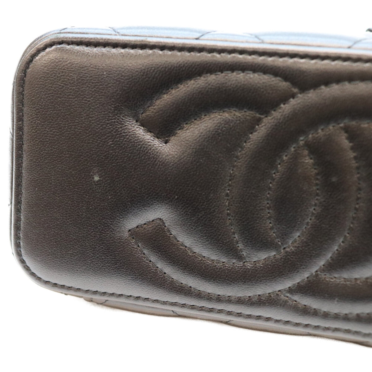 Chanel Black Leather Shoulder Bag (Pre-Owned)