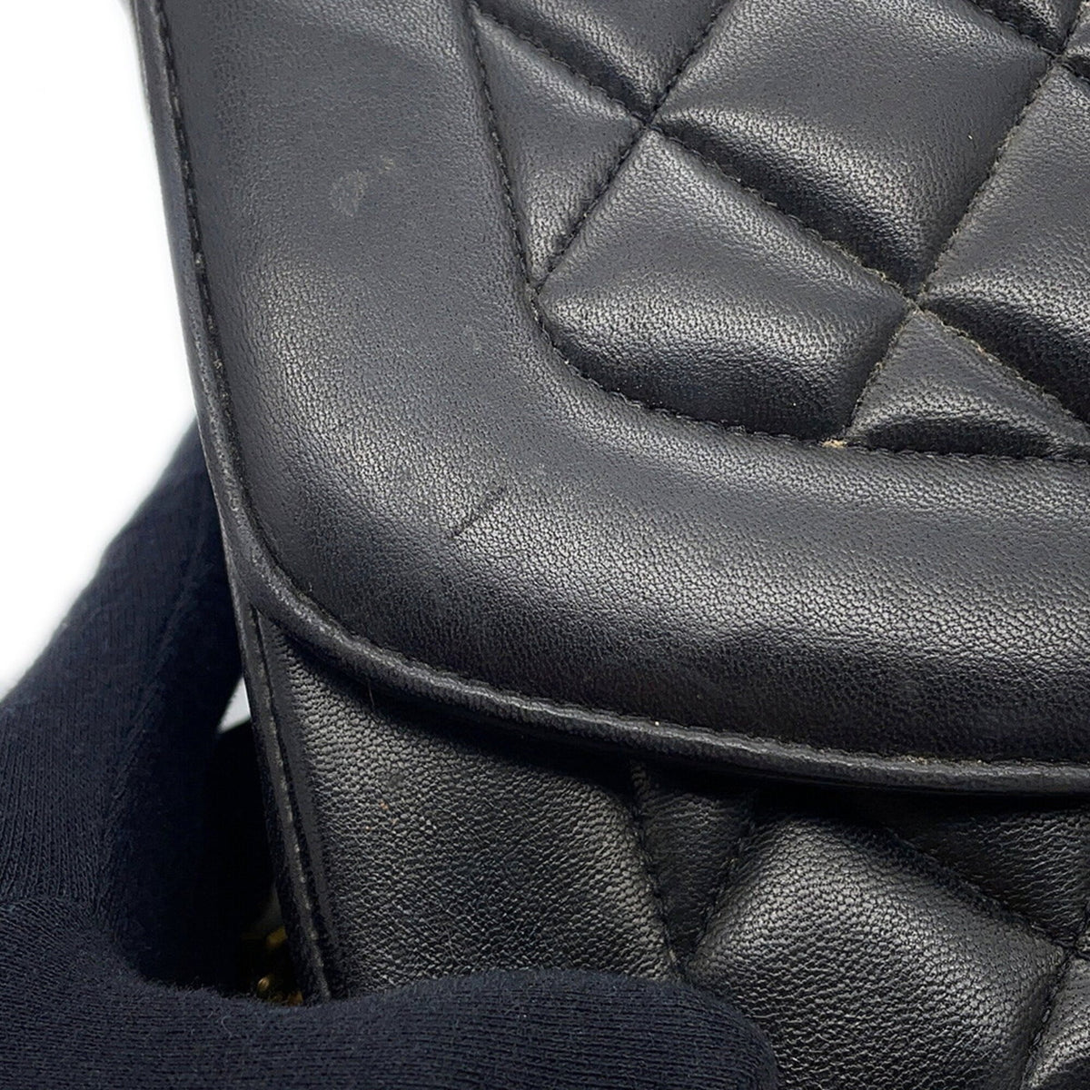 Chanel Matelasse Black Leather Shoulder Bag (Pre-Owned)