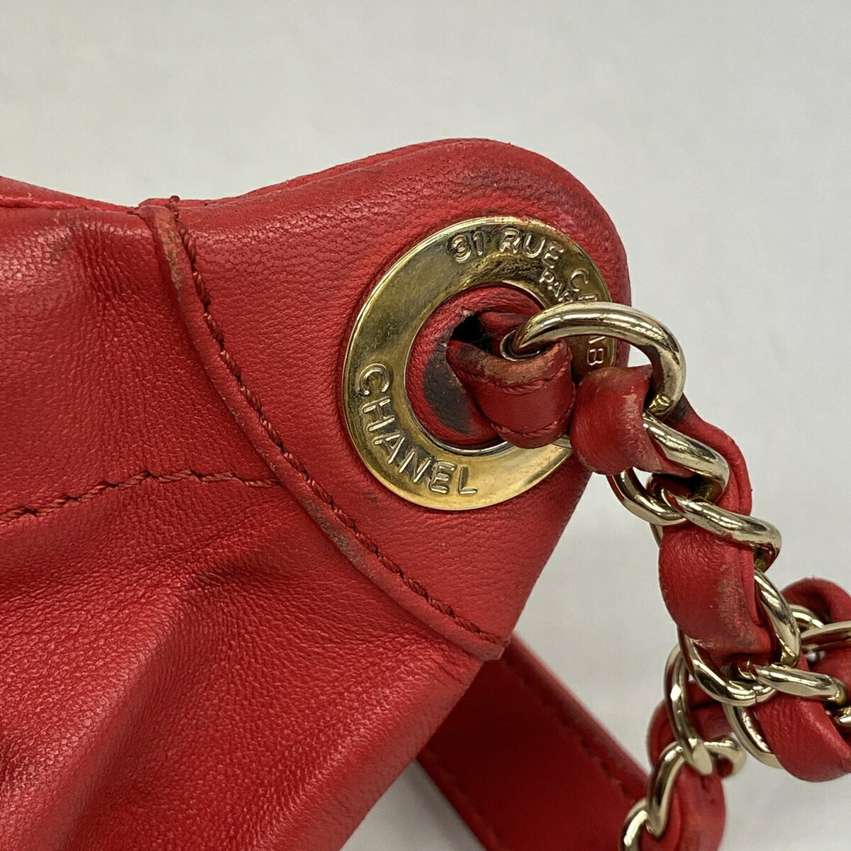 Chanel Red Color Leather Sling Bag (Pre-Owned)