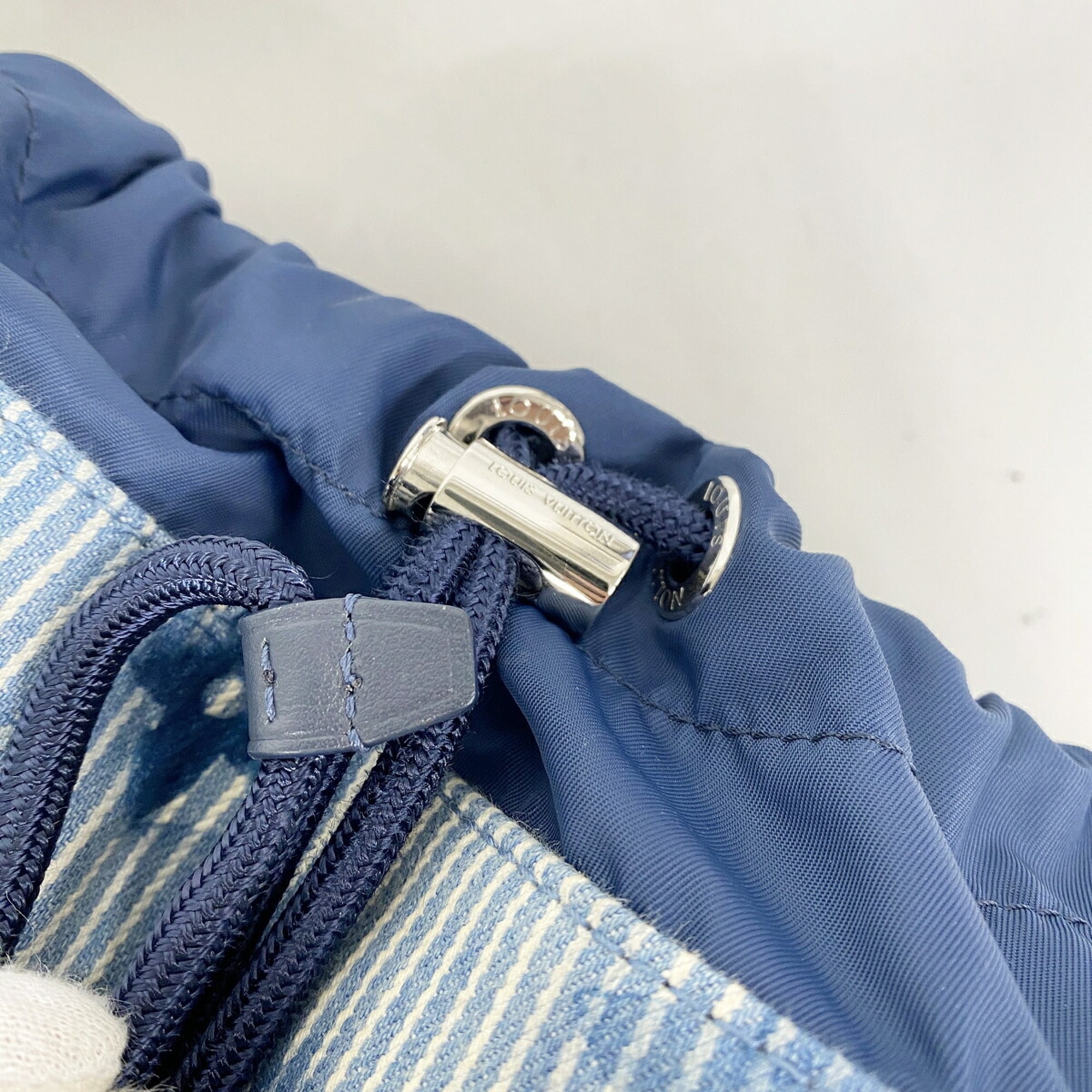 Louis Vuitton Blue Shoulder Bag (Pre-Owned)