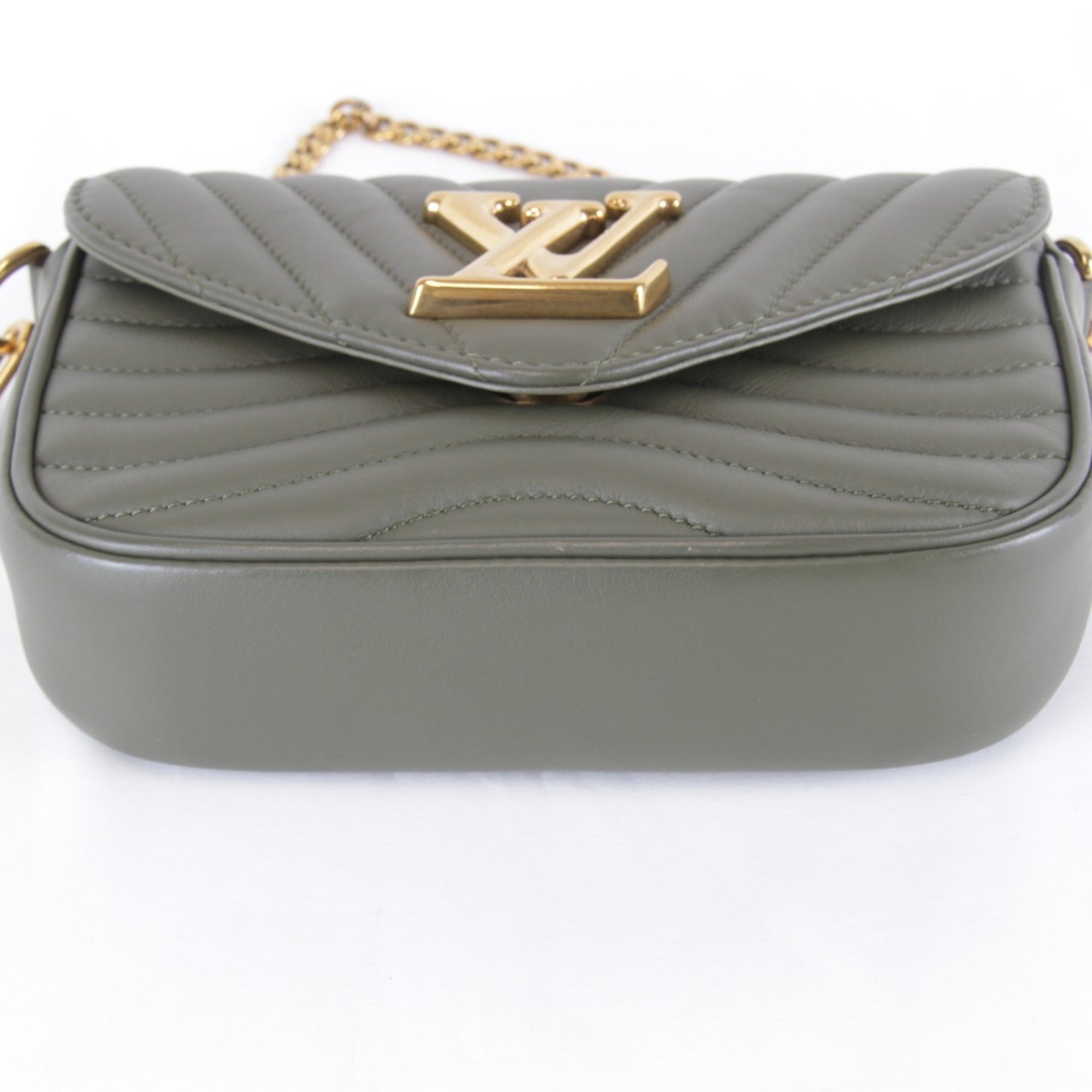 Louis Vuitton Khaki Leather Shoulder Bag (Pre-Owned)