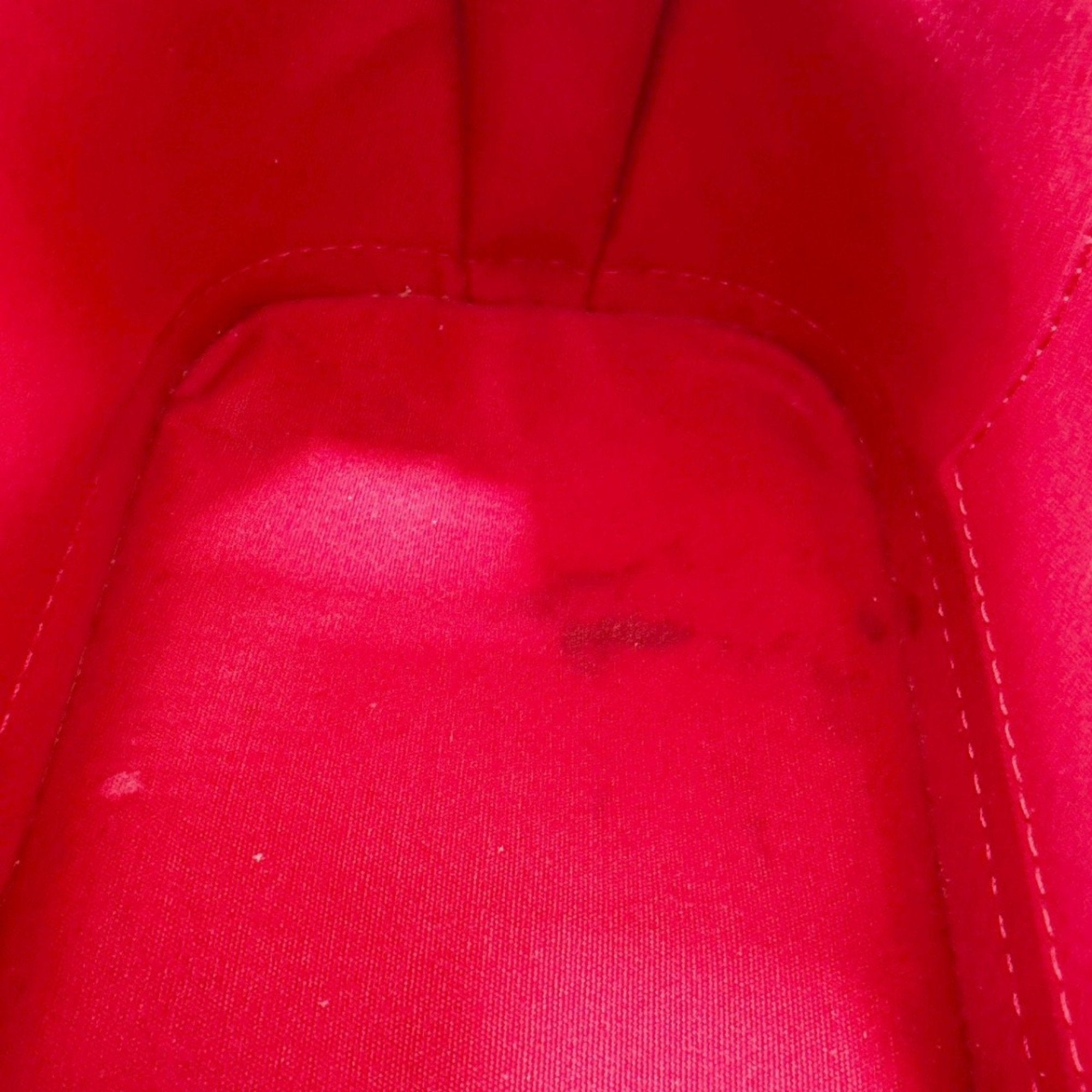 Louis Vuitton Pomme D'amour Red Color Monogram Vernis Handbag (Pre-Owned)