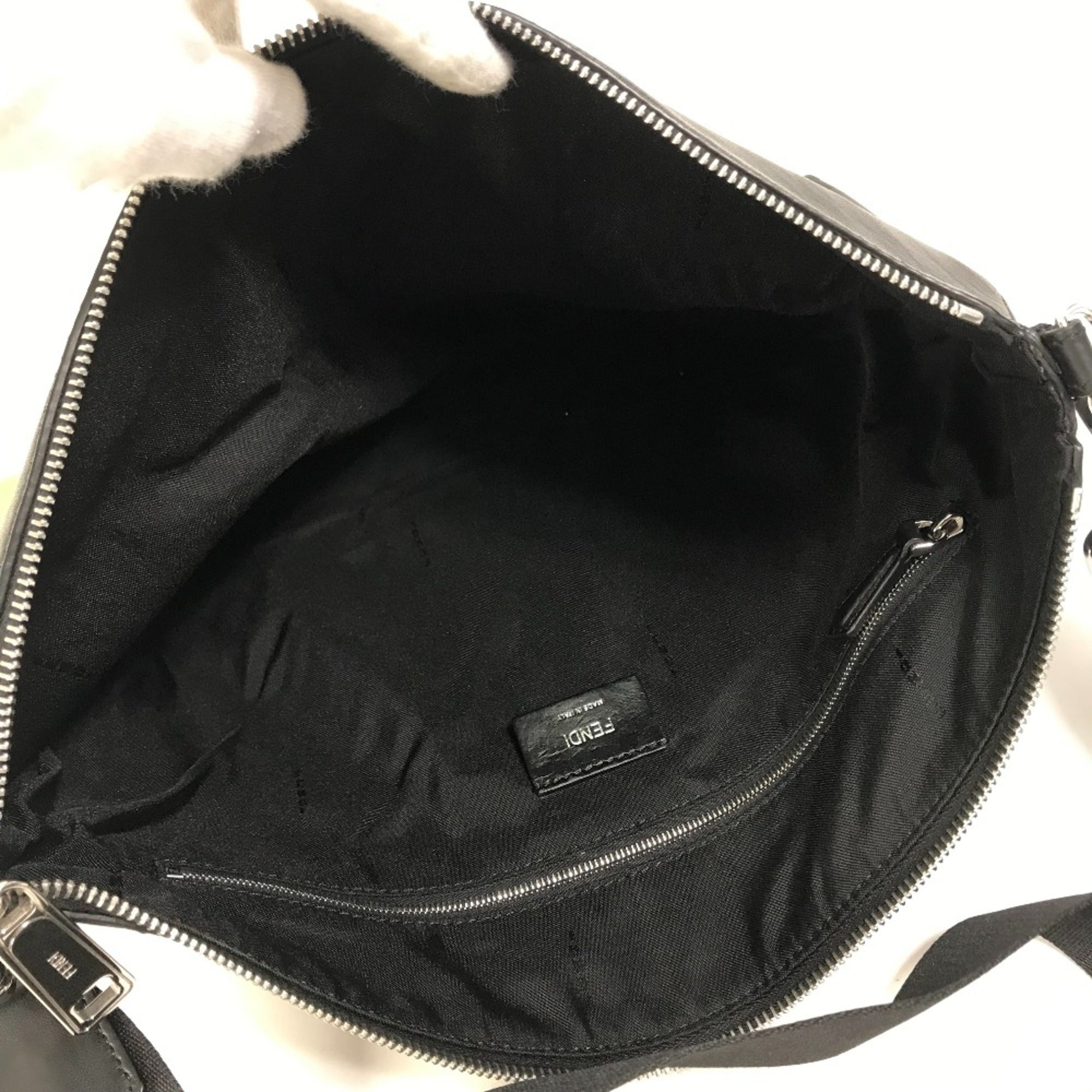 Fendi Black Leather Shoulder Bag (Pre-Owned)