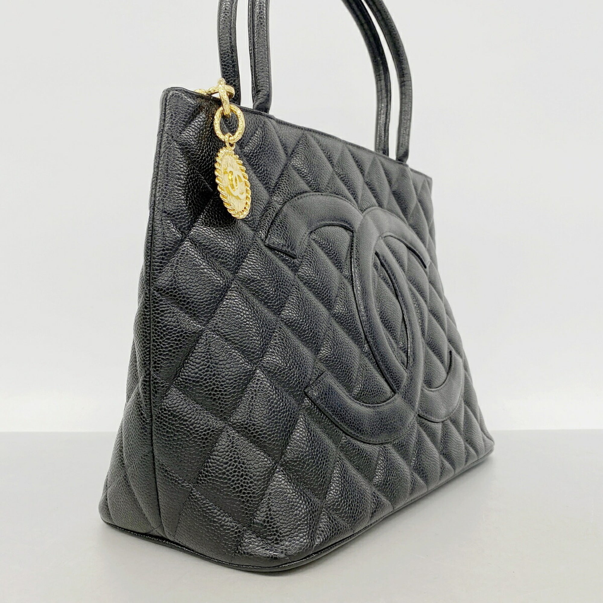 Chanel Black Grained Calfskin Tote Bag (Pre-Owned)