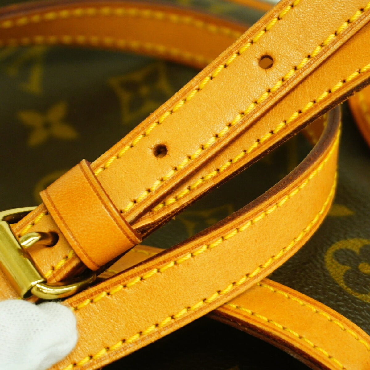 Louis Vuitton Brown Shoulder Bag (Pre-Owned)