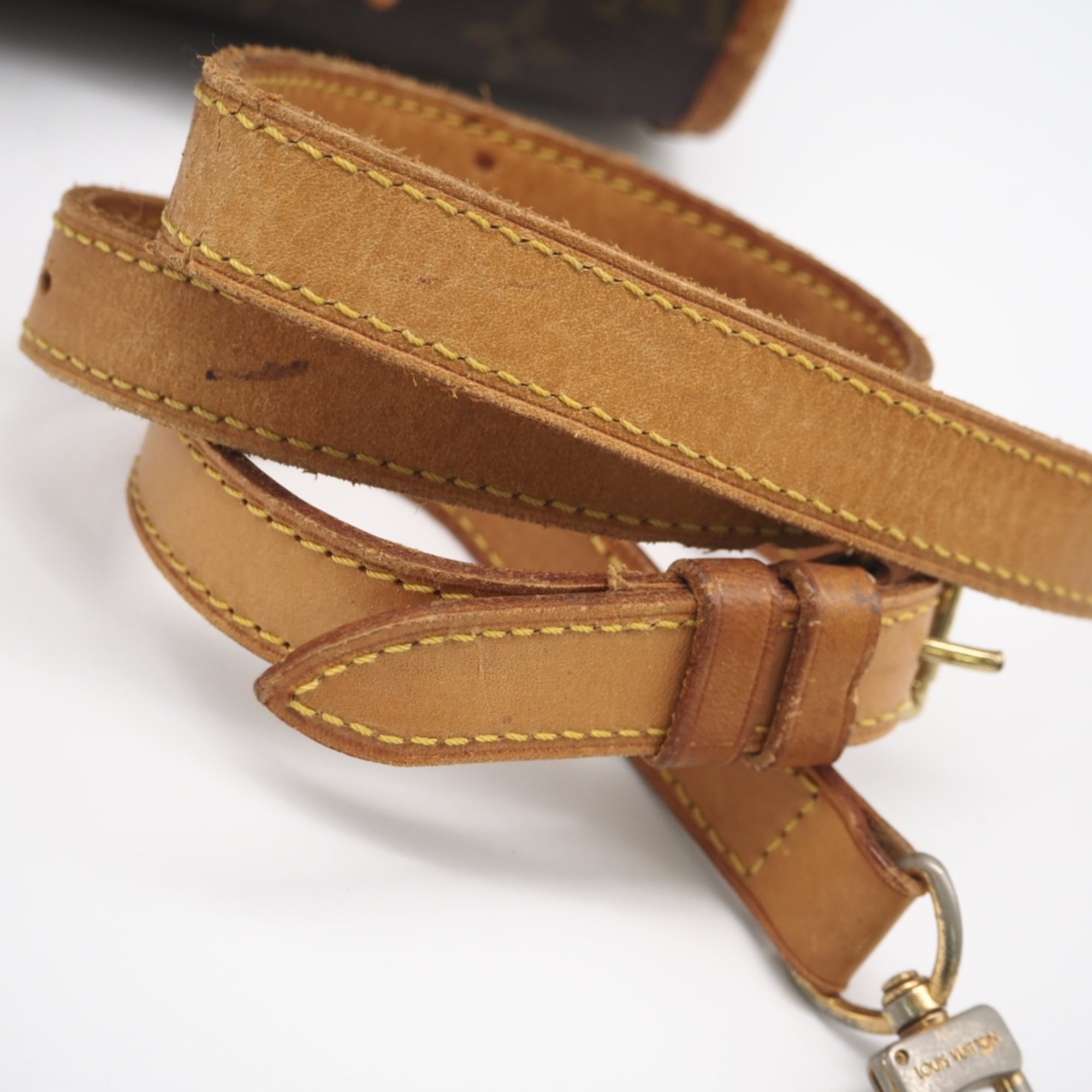 Louis Vuitton Brown Coated Canvas Leather Handbag (Pre-Owned)