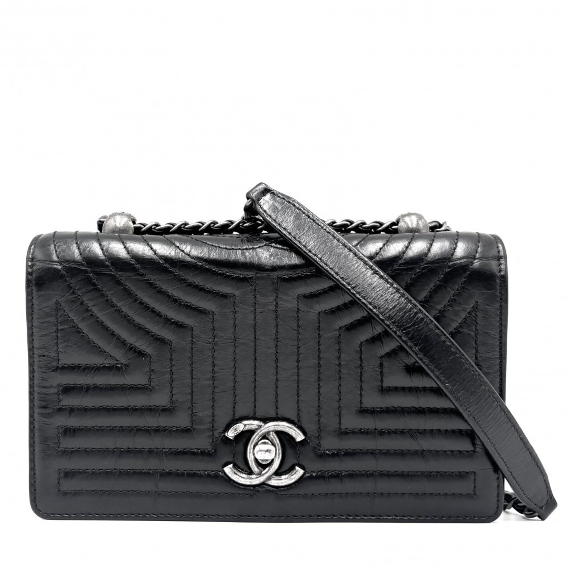 Chanel Black Leather Shoulder Bag (Pre-Owned)
