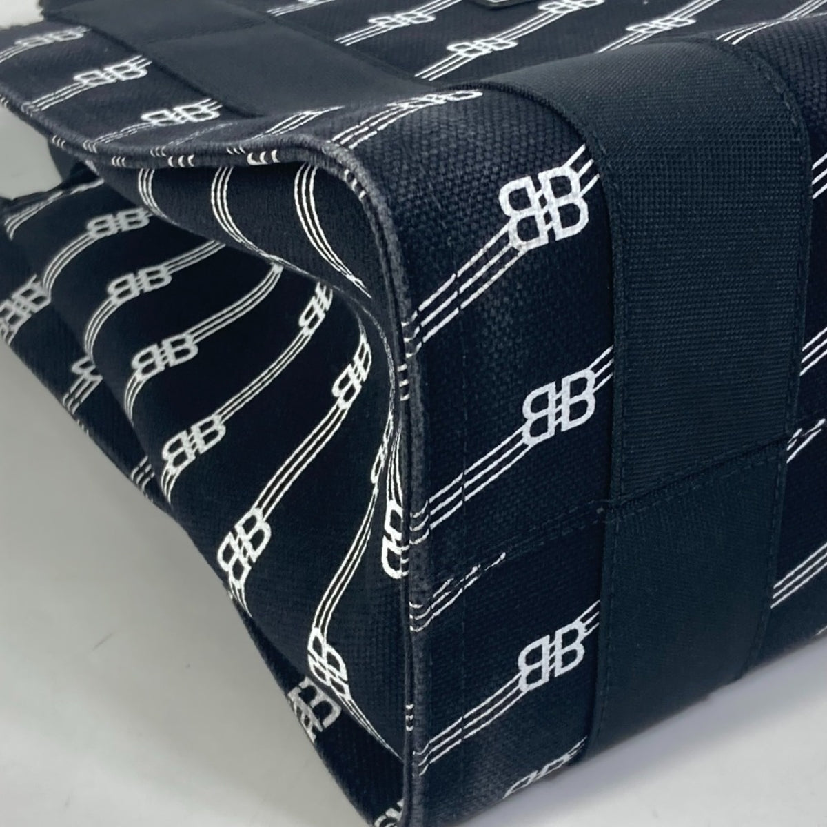 Balenciaga Black Cloth Handbag (Pre-Owned)