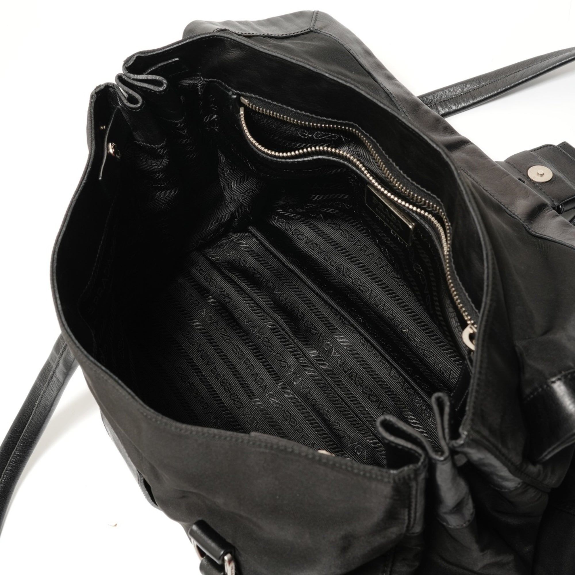 Prada Black Nylon Leather Shoulder Bag (Pre-Owned)