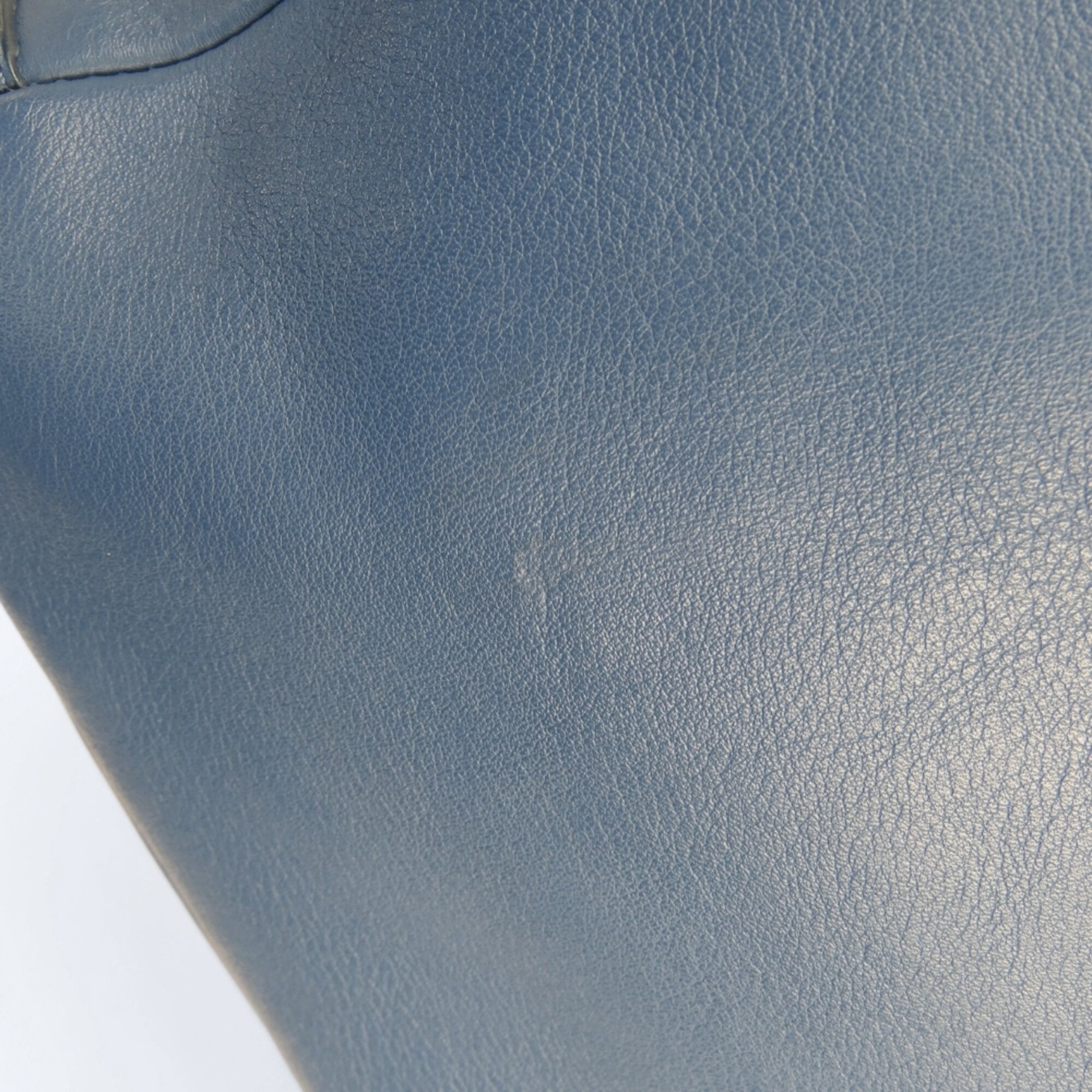 Coach Blue Leather Shoulder Bag (Pre-Owned)
