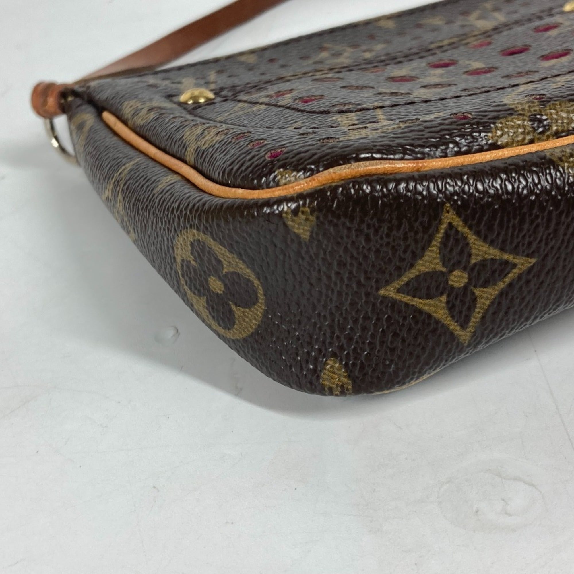Louis Vuitton Fuchsia Pink Monogram Pochette Pouch Shoulder Bag (Pre-Owned)