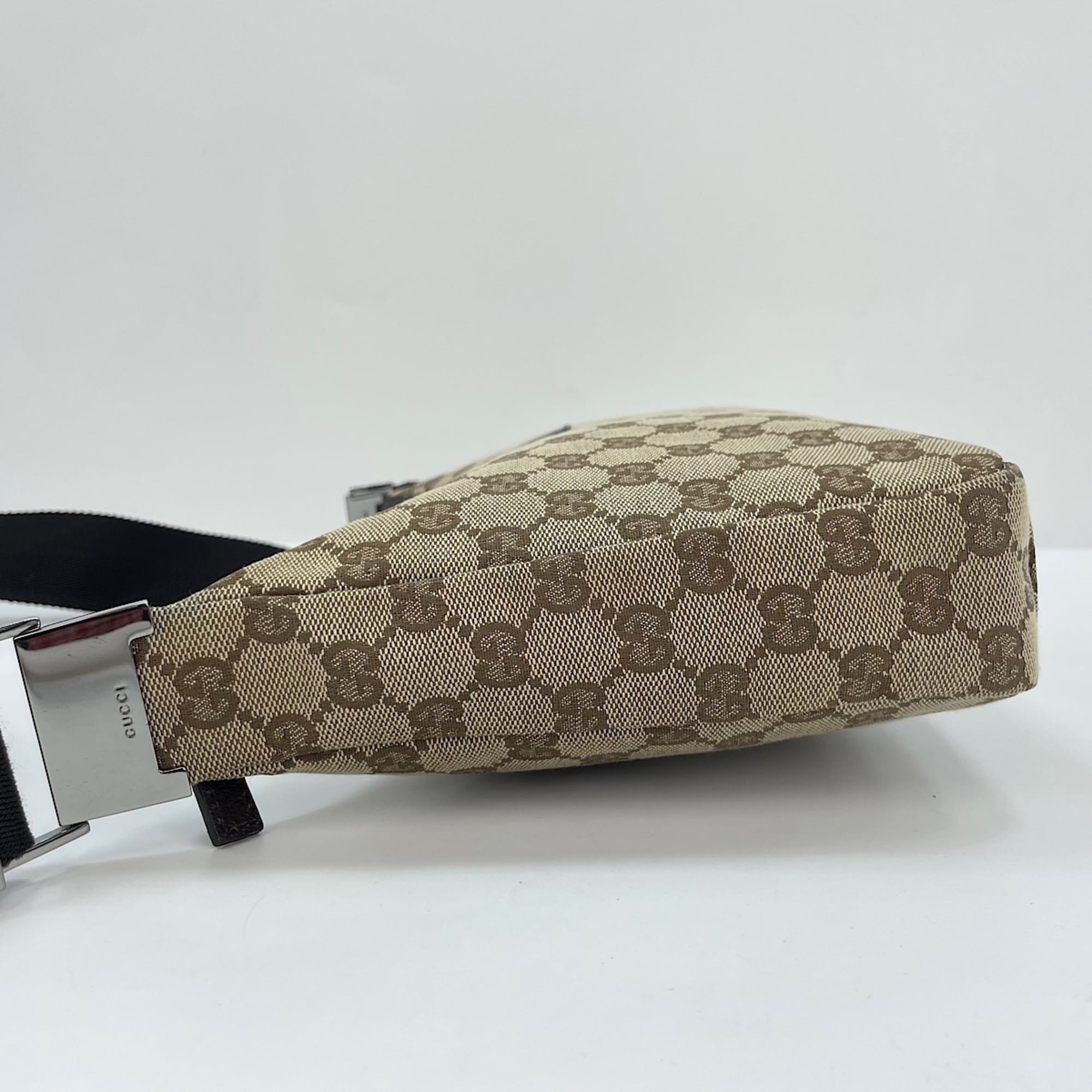 Gucci Beige Shoulder Bag (Pre-Owned)