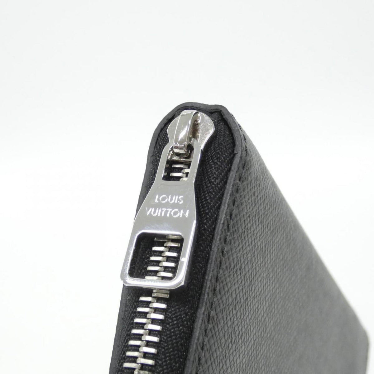 Louis Vuitton Black Leather Long Wallet (Bi-Fold) (Pre-Owned)
