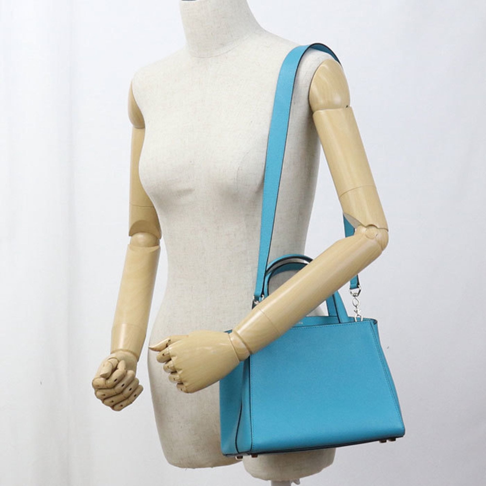 Valextra Blue Leather Handbag (Pre-Owned)