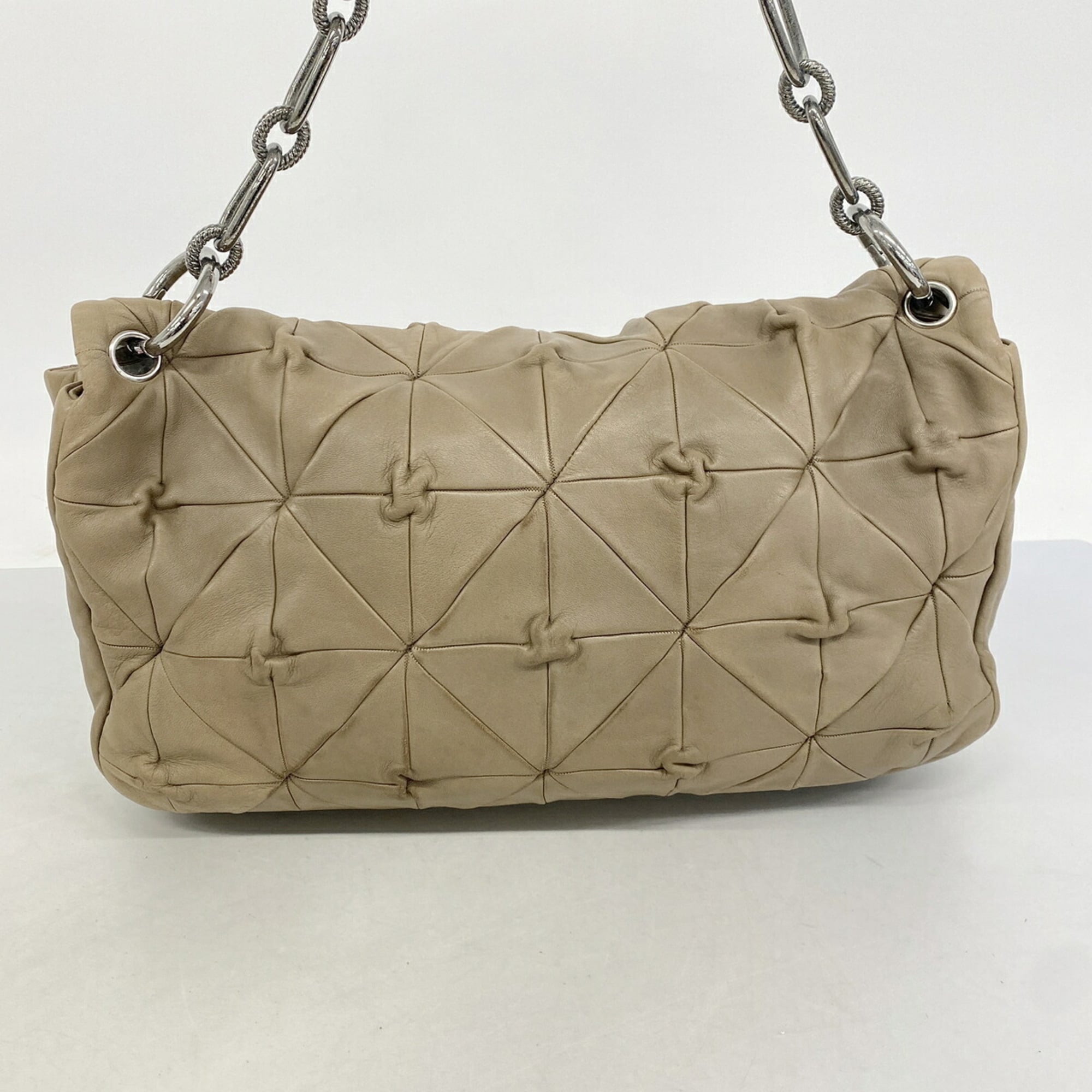 Chanel Brown Leather Shoulder Bag (Pre-Owned)