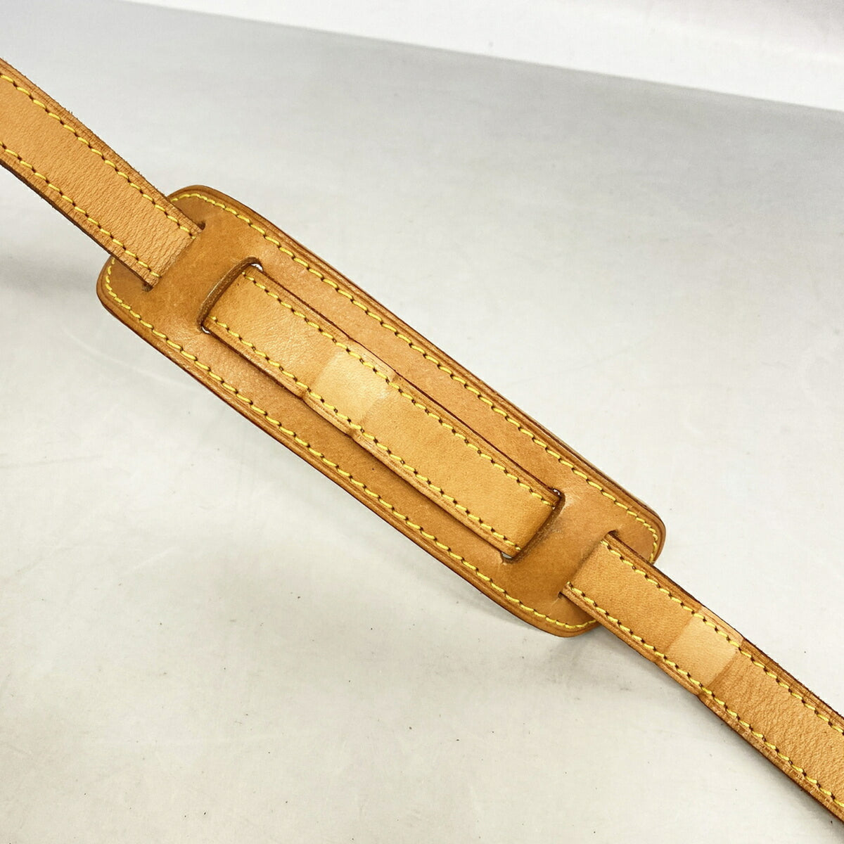 Louis Vuitton Brown Shoulder Bag (Pre-Owned)