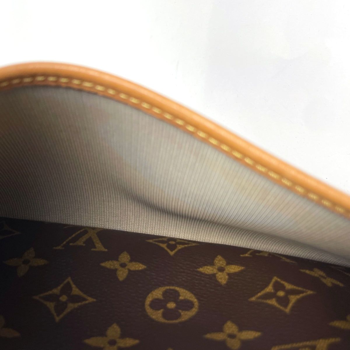 Louis Vuitton Monogram Brown Monogram Handbag (Pre-Owned)