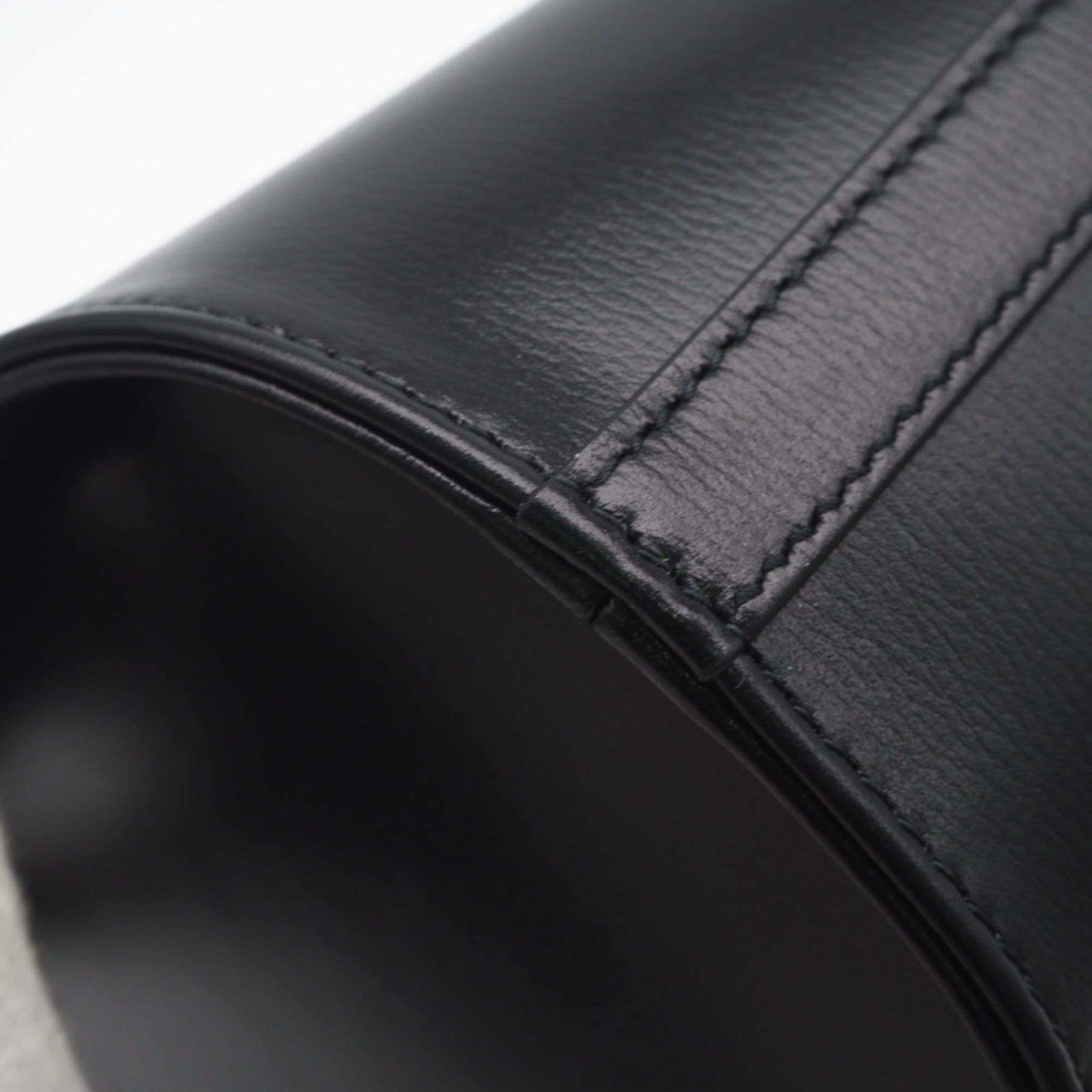 Gucci Black Leather Shoulder Bag (Pre-Owned)